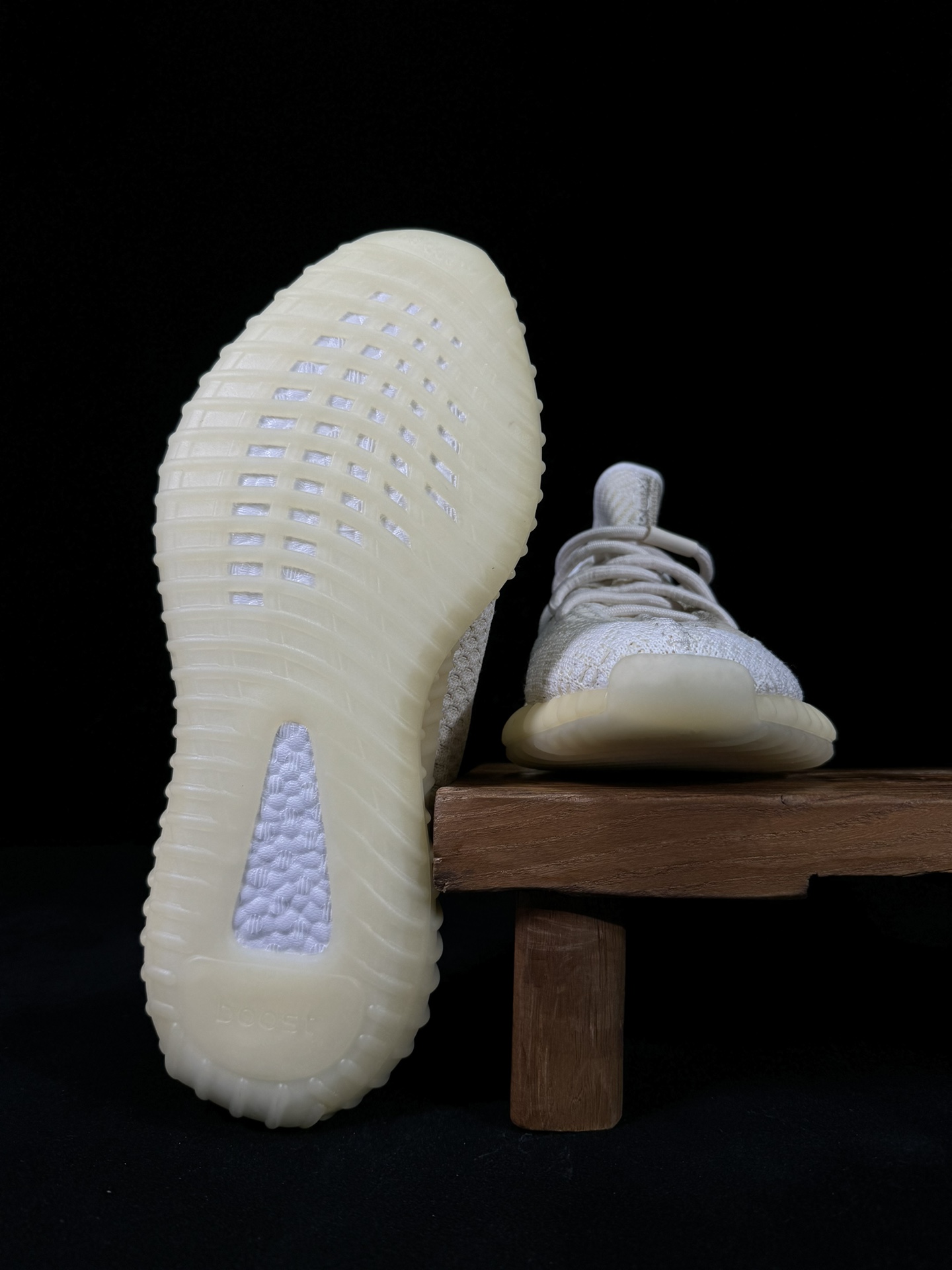 Yeezy350V2米白！满天星市面椰子销量NO.1真遥遥领先！百万级销量最强性价比版本没有之一！7年时