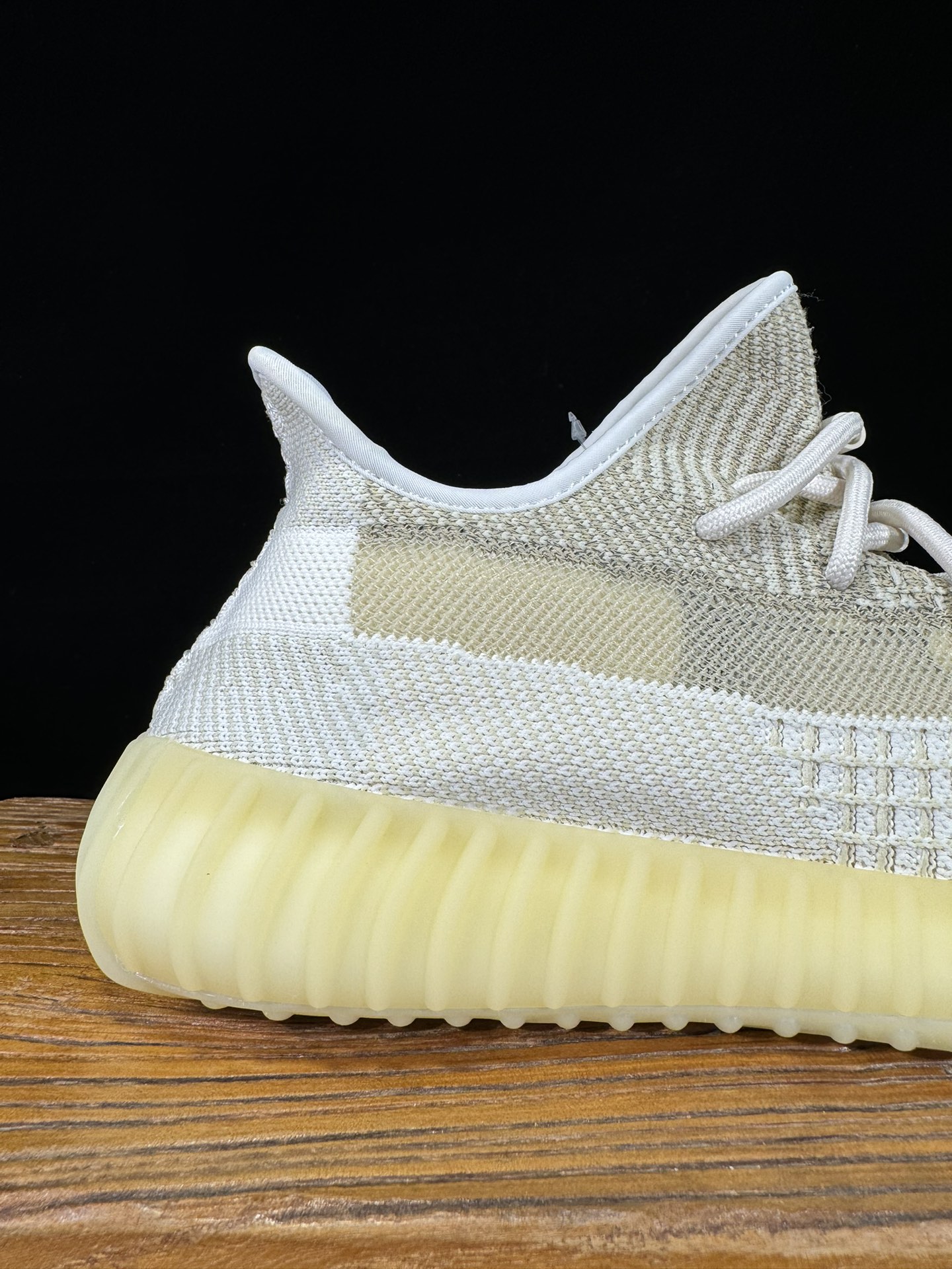 Yeezy350V2米白！满天星市面椰子销量NO.1真遥遥领先！百万级销量最强性价比版本没有之一！7年时