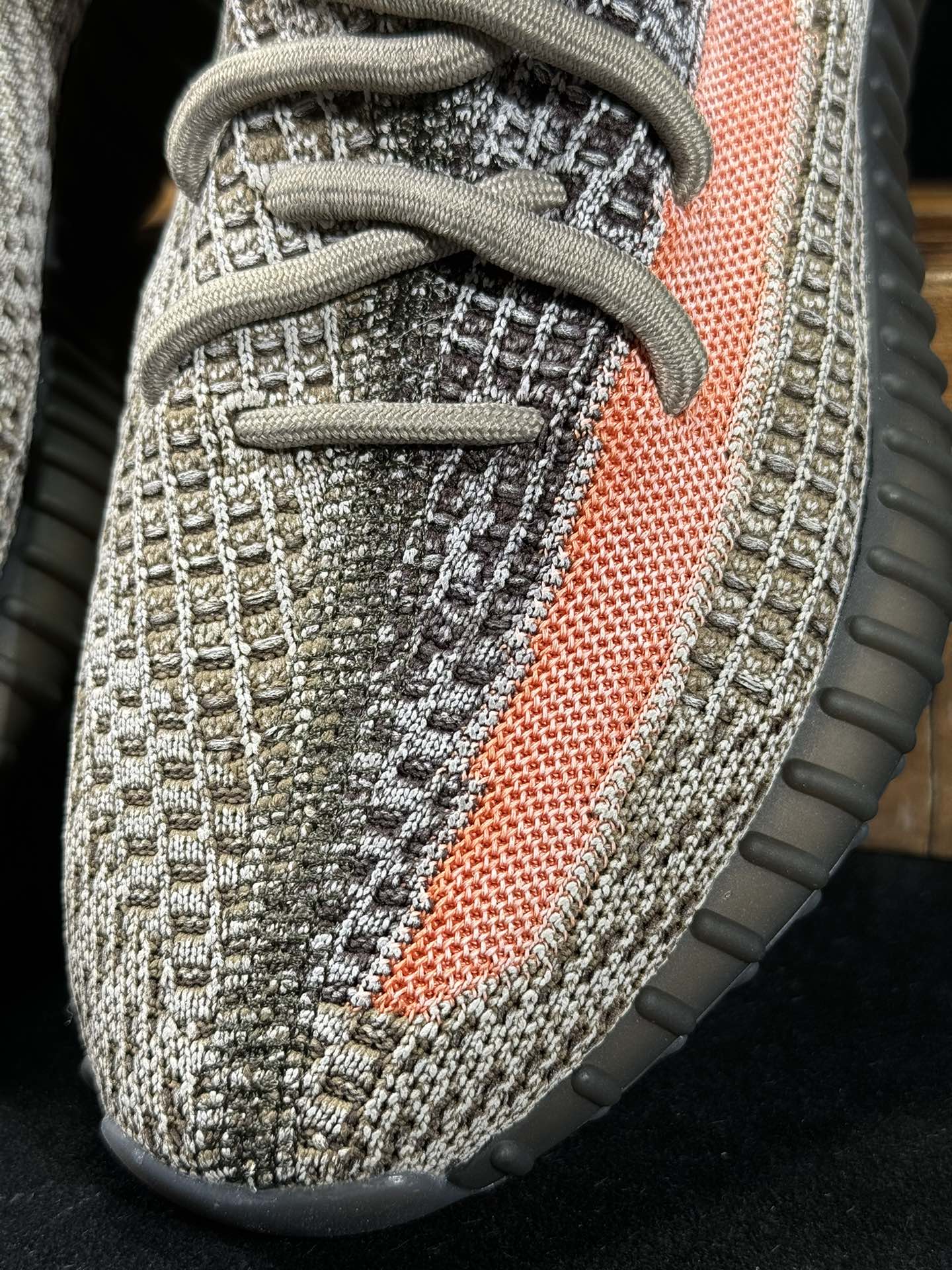 Yeezy350V2火山灰！满天星市面椰子销量NO.1真遥遥领先！百万级销量最强性价比版本没有之一！7年