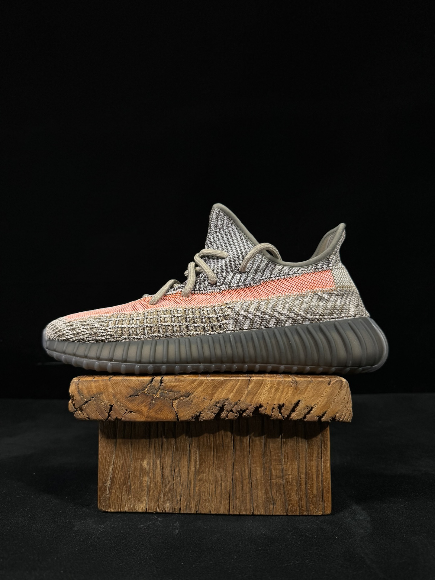 Yeezy350V2火山灰！满天星市面椰子销量NO.1真遥遥领先！百万级销量最强性价比版本没有之一！7年