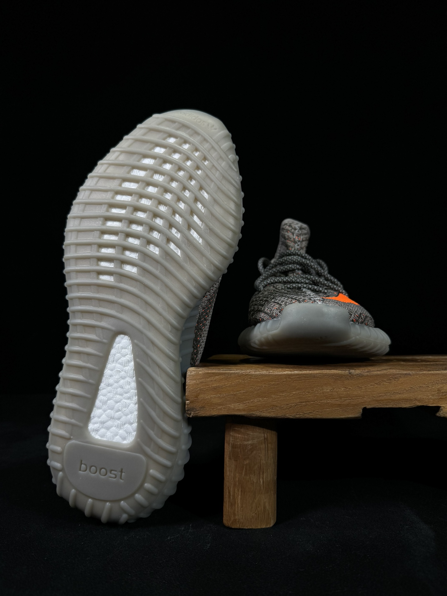 Yeezy350V2灰橙2.0！满天星市面椰子销量NO.1真遥遥领先！百万级销量最强性价比版本没有之一！