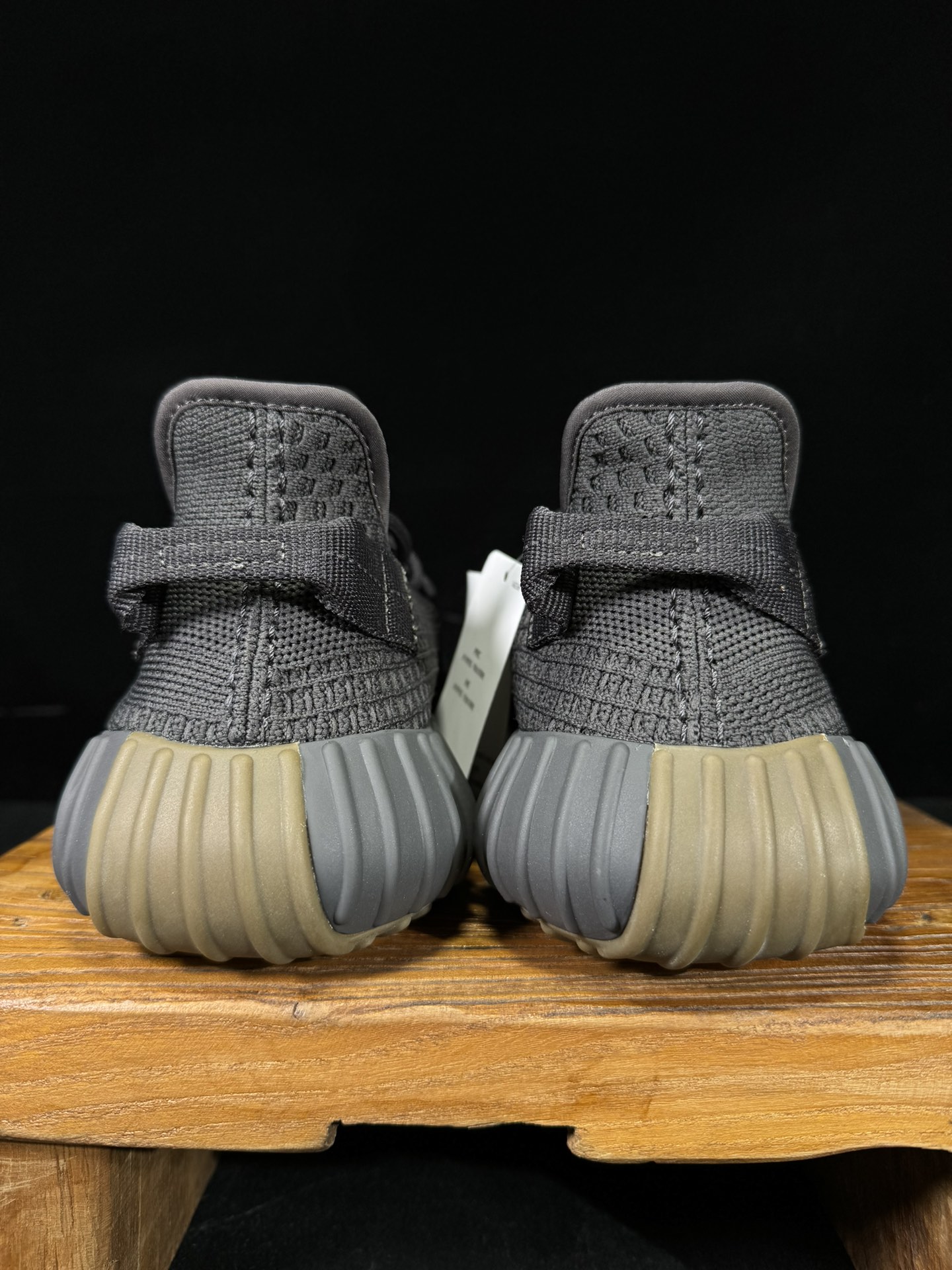 Yeezy350V2黑生胶！满天星市面椰子销量NO.1真遥遥领先！百万级销量最强性价比版本没有之一！7年