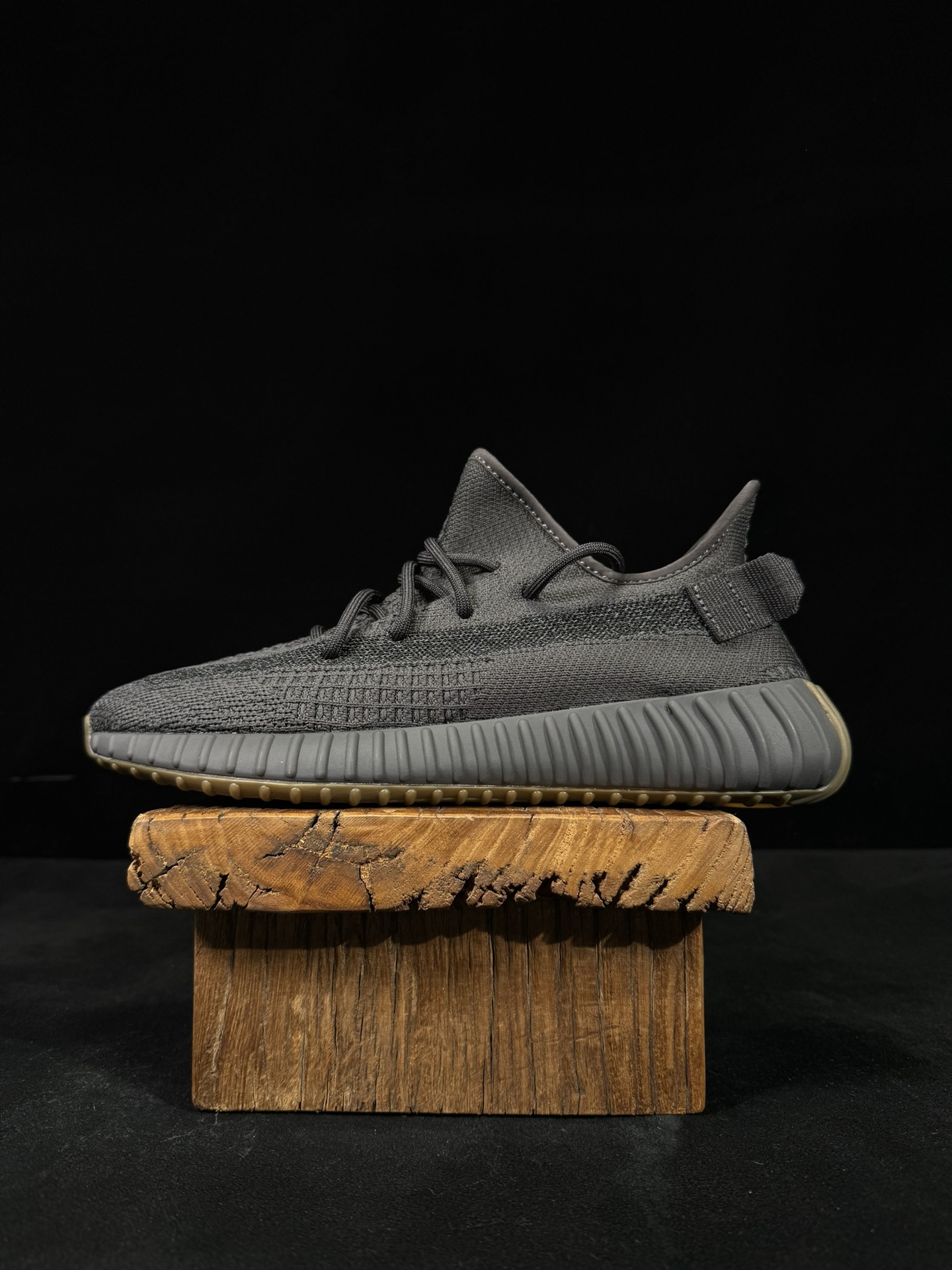 Yeezy350V2黑生胶！满天星市面椰子销量NO.1真遥遥领先！百万级销量最强性价比版本没有之一！7年