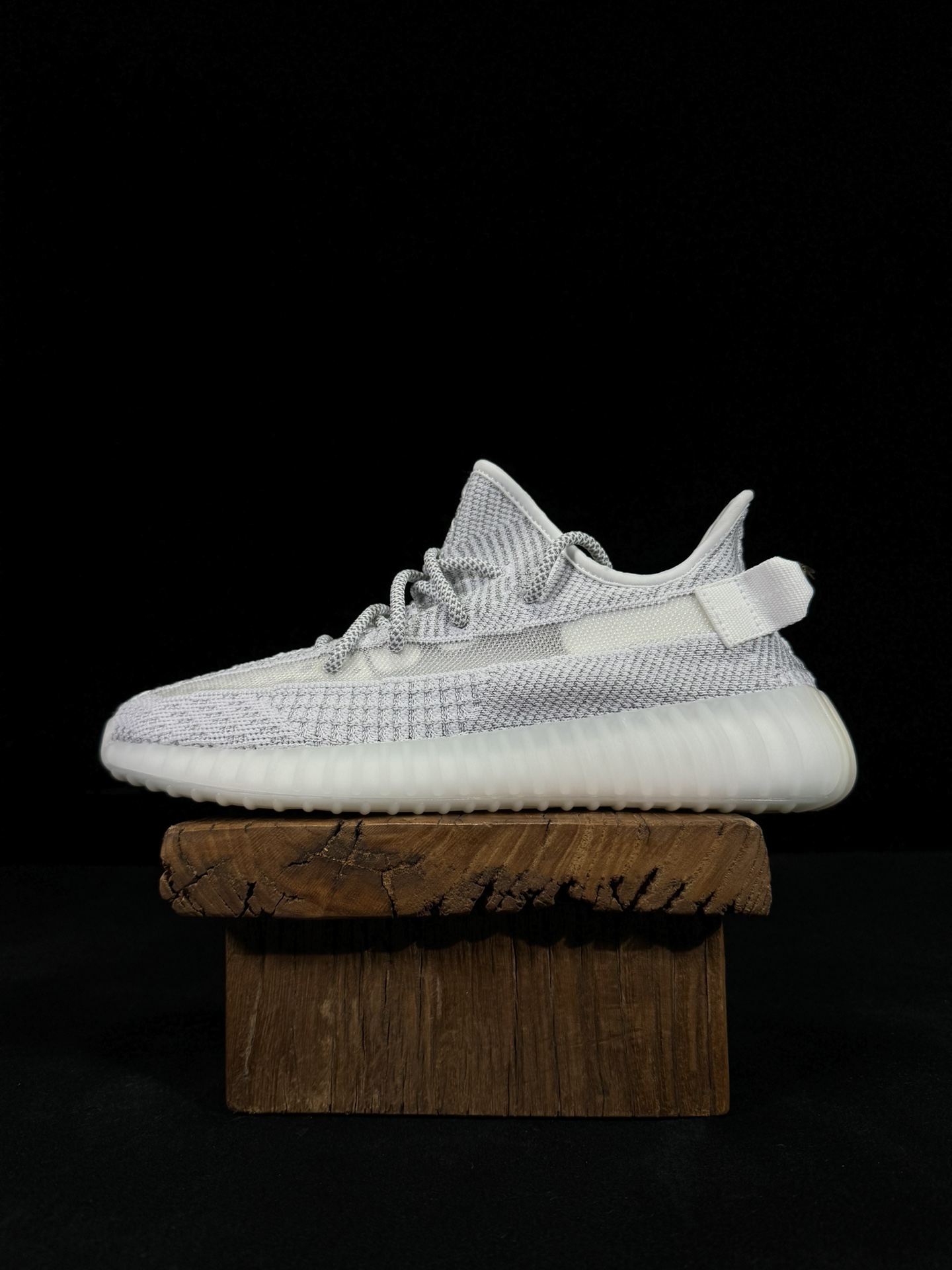 Yeezy350V2白满天星！满天星市面椰子销量NO.1真遥遥领先！百万级销量最强性价比版本没有之一！7