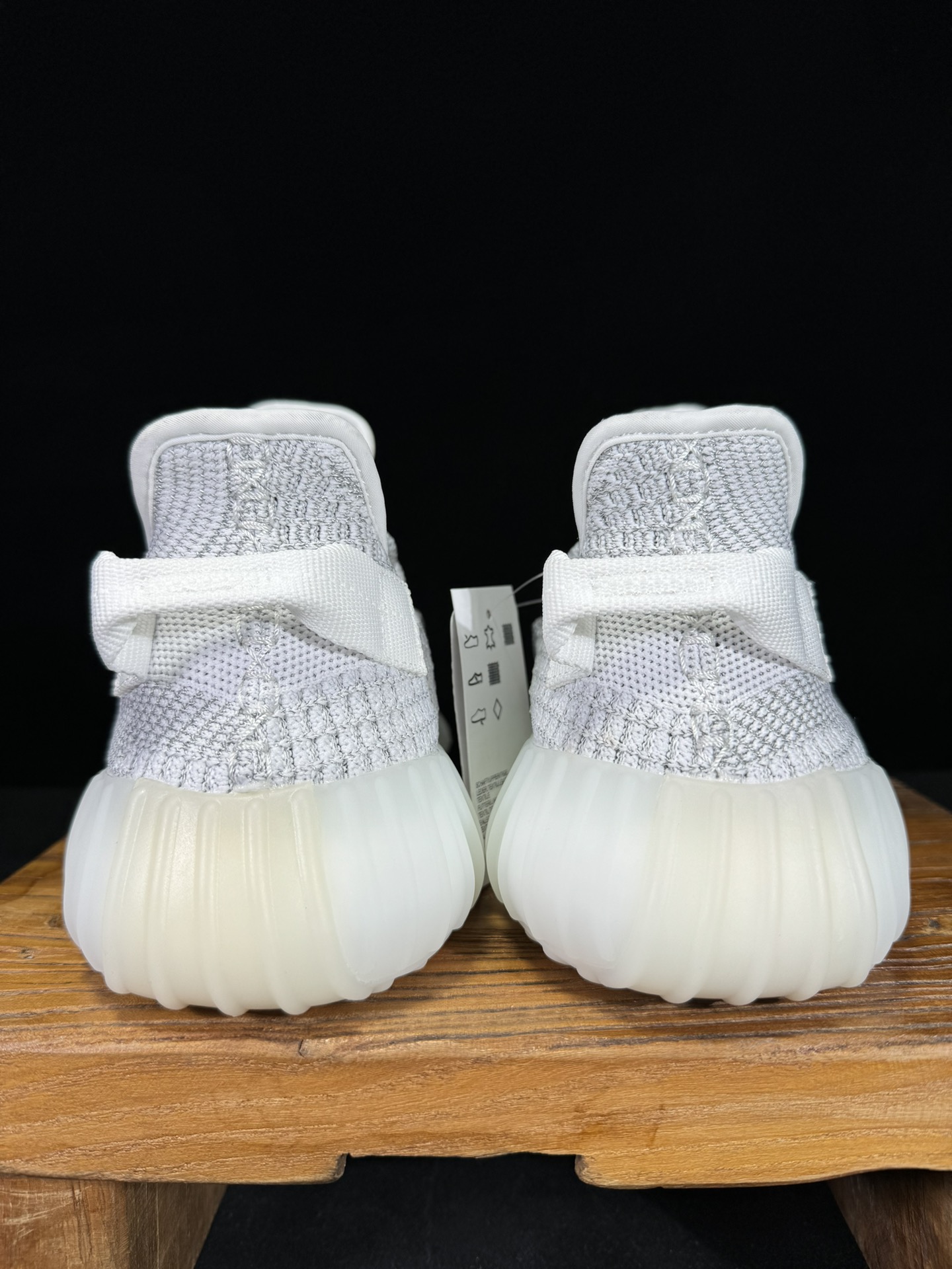 Yeezy350V2白满天星！满天星市面椰子销量NO.1真遥遥领先！百万级销量最强性价比版本没有之一！7