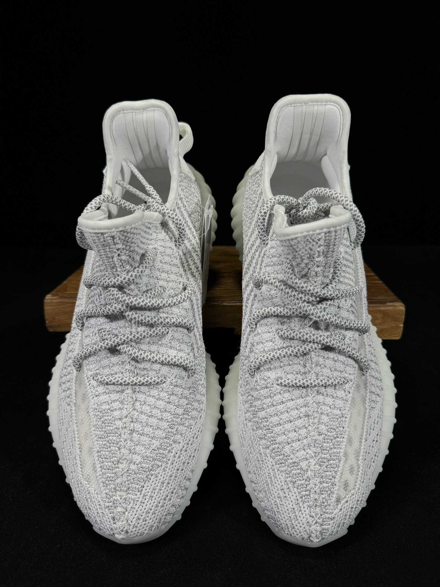 Yeezy350V2白满天星！满天星市面椰子销量NO.1真遥遥领先！百万级销量最强性价比版本没有之一！7