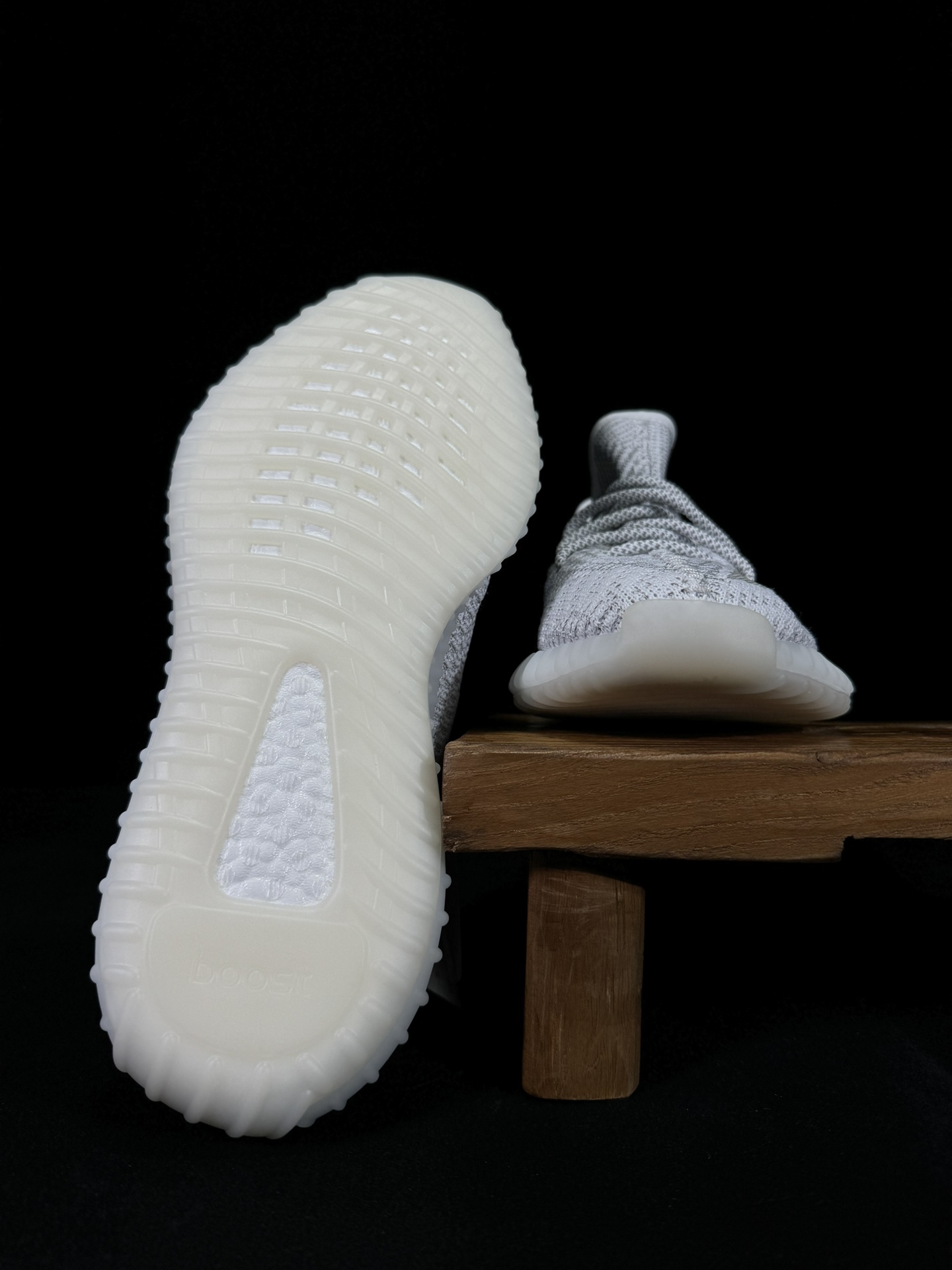 Yeezy350V2白满天星！满天星市面椰子销量NO.1真遥遥领先！百万级销量最强性价比版本没有之一！7