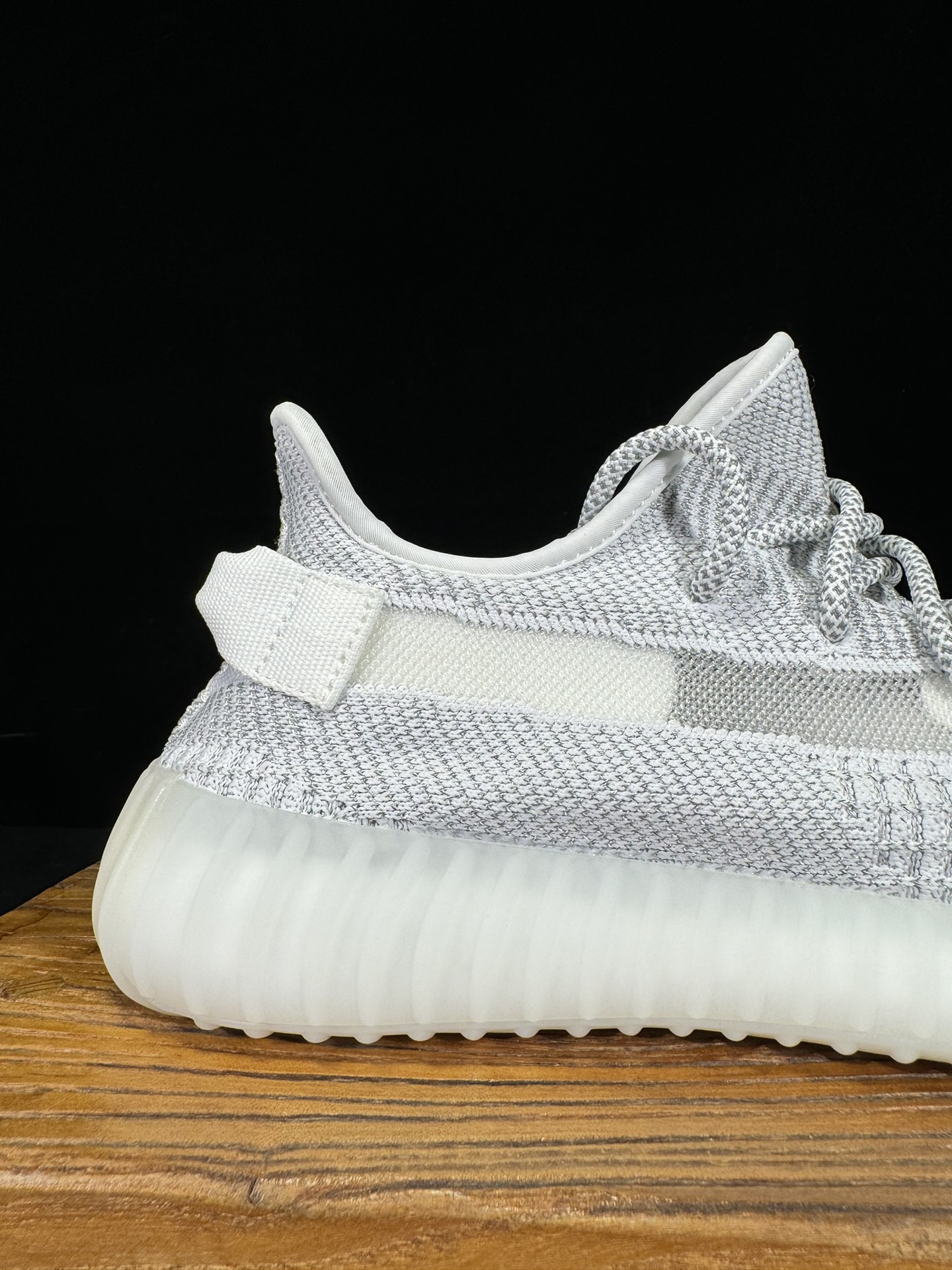 Yeezy350V2白满天星！满天星市面椰子销量NO.1真遥遥领先！百万级销量最强性价比版本没有之一！7