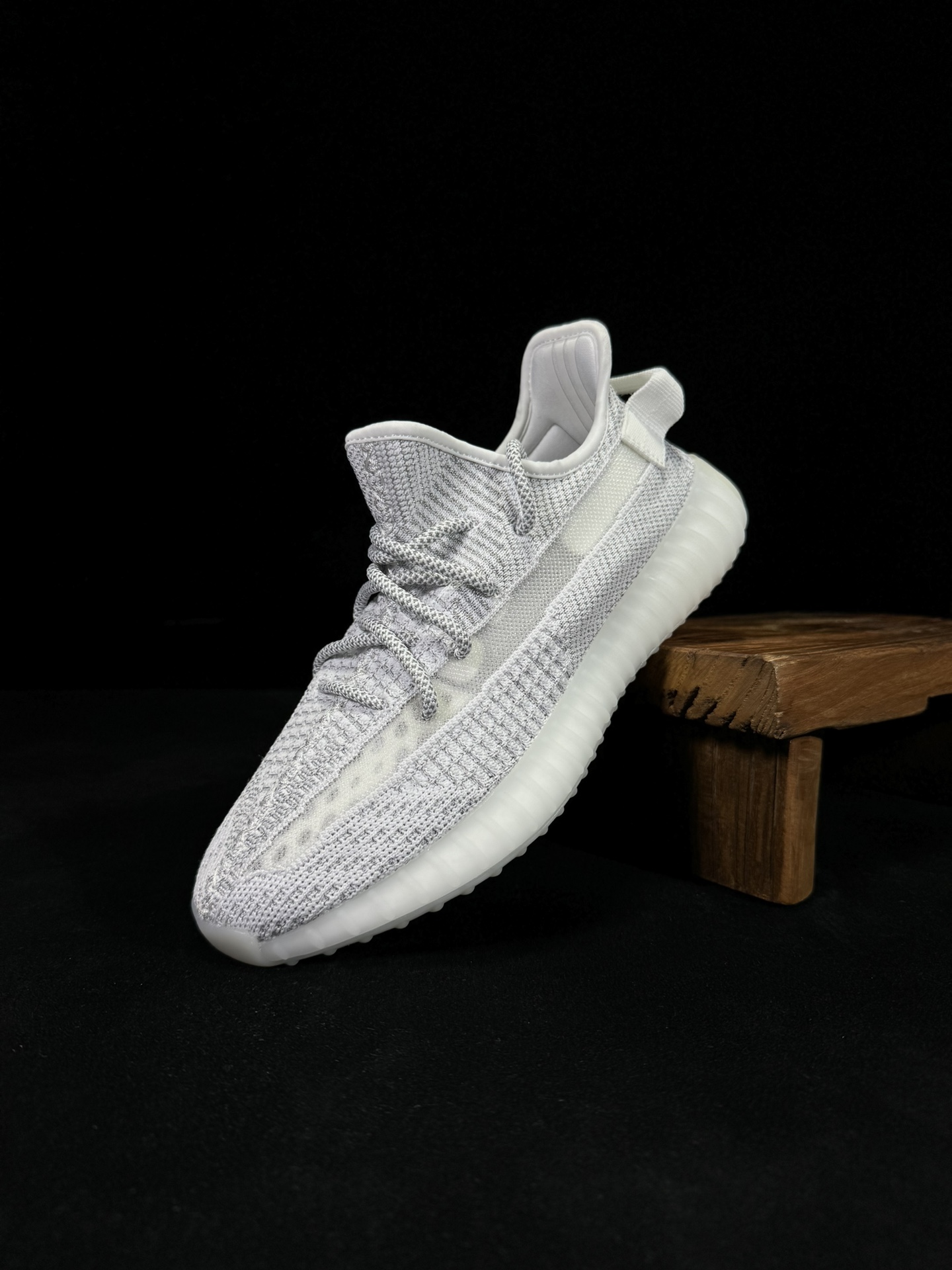 Yeezy350V2白满天星！满天星市面椰子销量NO.1真遥遥领先！百万级销量最强性价比版本没有之一！7