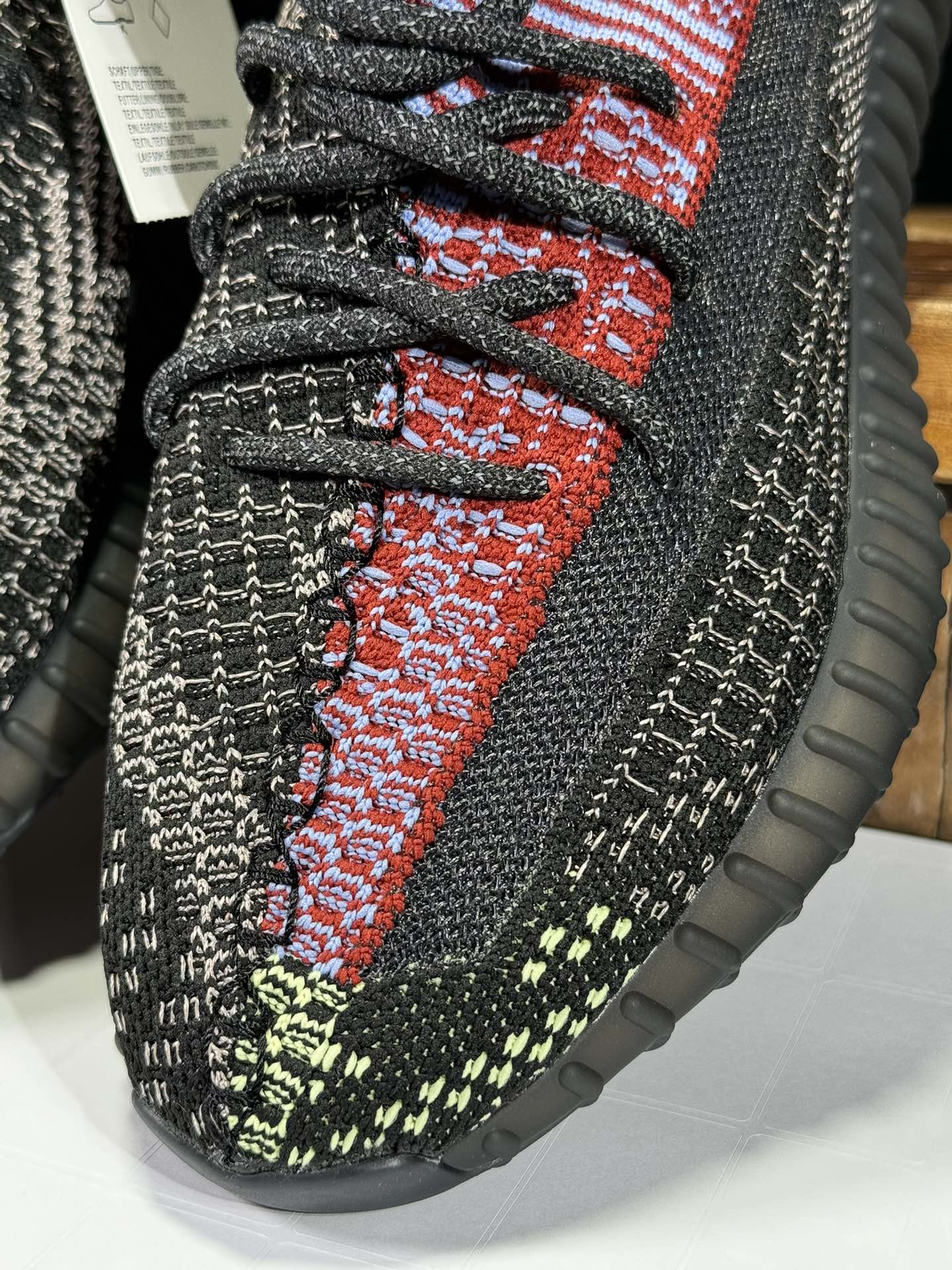 Yeezy350V2黑红满天星！满天星市面椰子销量NO.1真遥遥领先！百万级销量最强性价比版本没有之一！