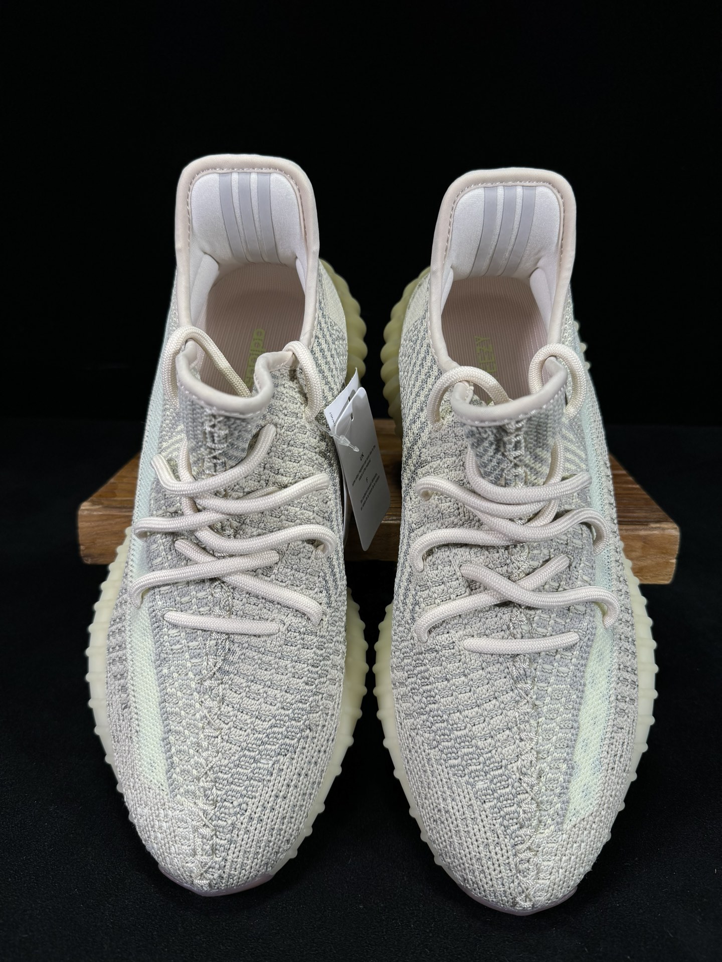 Yeezy350V2天鹅白！满天星市面椰子销量NO.1真遥遥领先！百万级销量最强性价比版本没有之一！7年