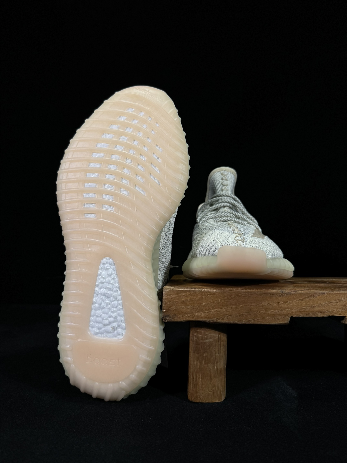 Yeezy350V2芝麻/满天星市面椰子销量NO.1真遥遥领先！百万级销量最强性价比版本没有之一！7年时