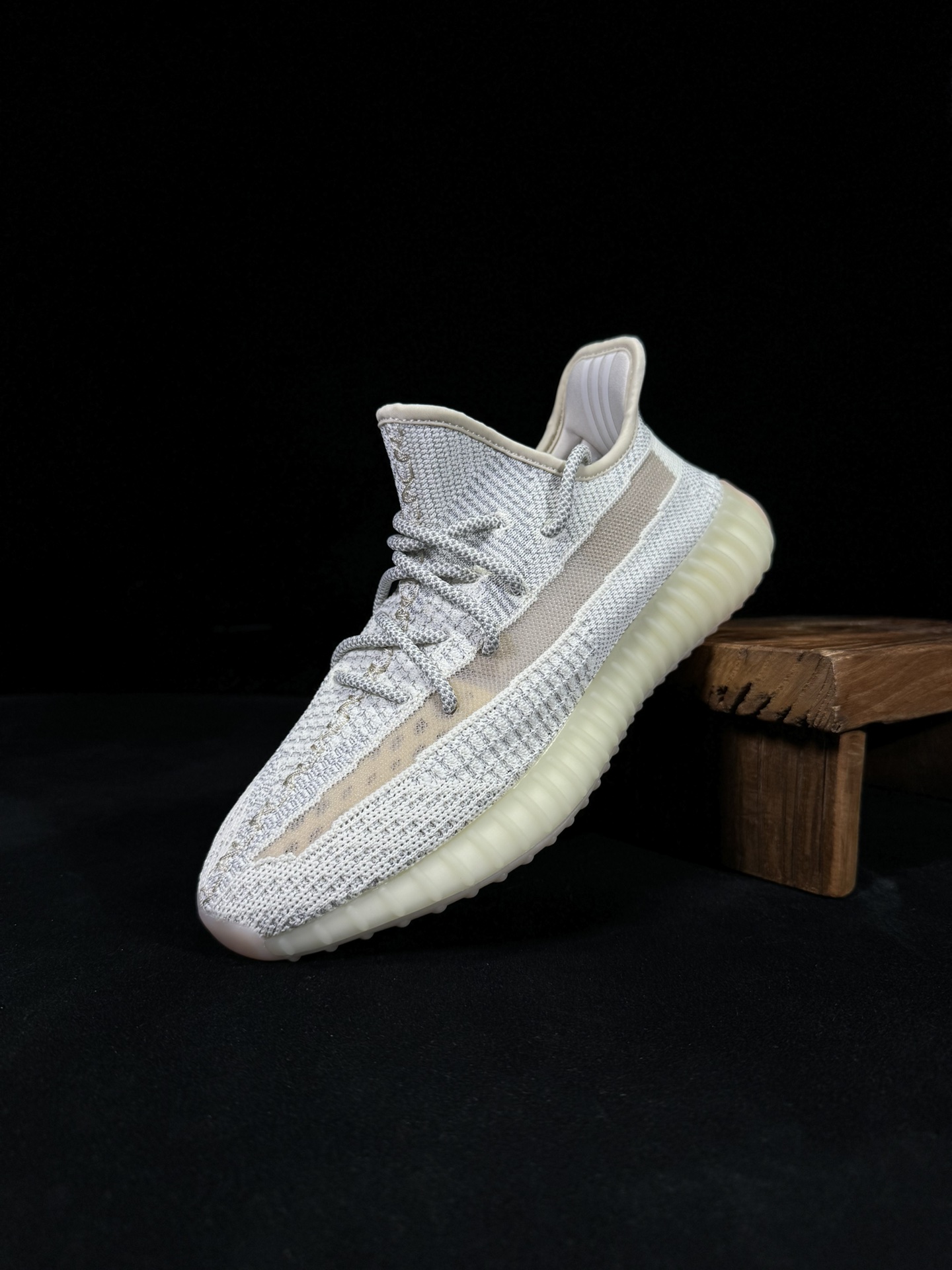 Yeezy350V2芝麻/满天星市面椰子销量NO.1真遥遥领先！百万级销量最强性价比版本没有之一！7年时