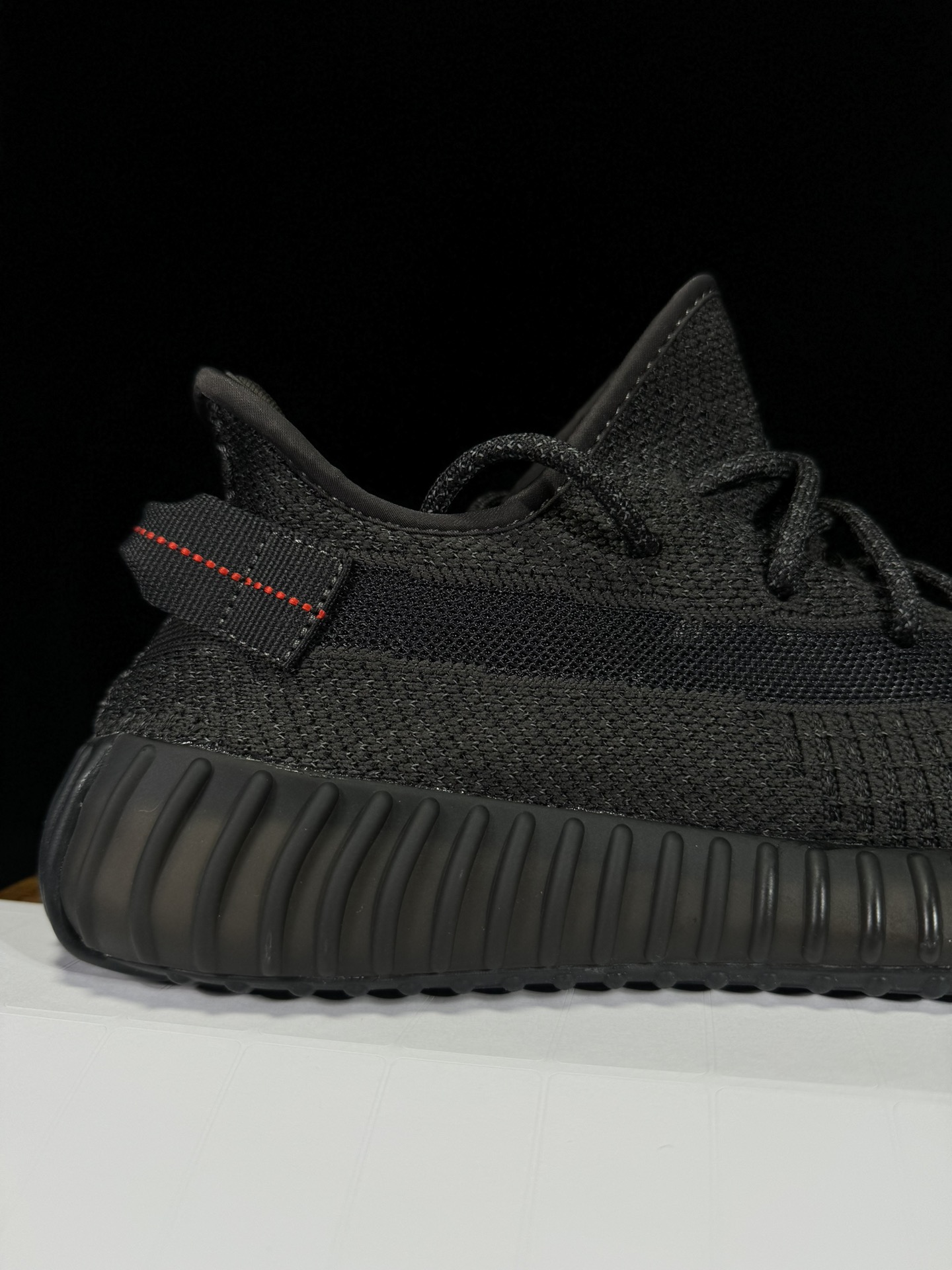 Yeezy350V2黑/满天星市面椰子销量NO.1真遥遥领先！百万级销量最强性价比版本没有之一！7年时间