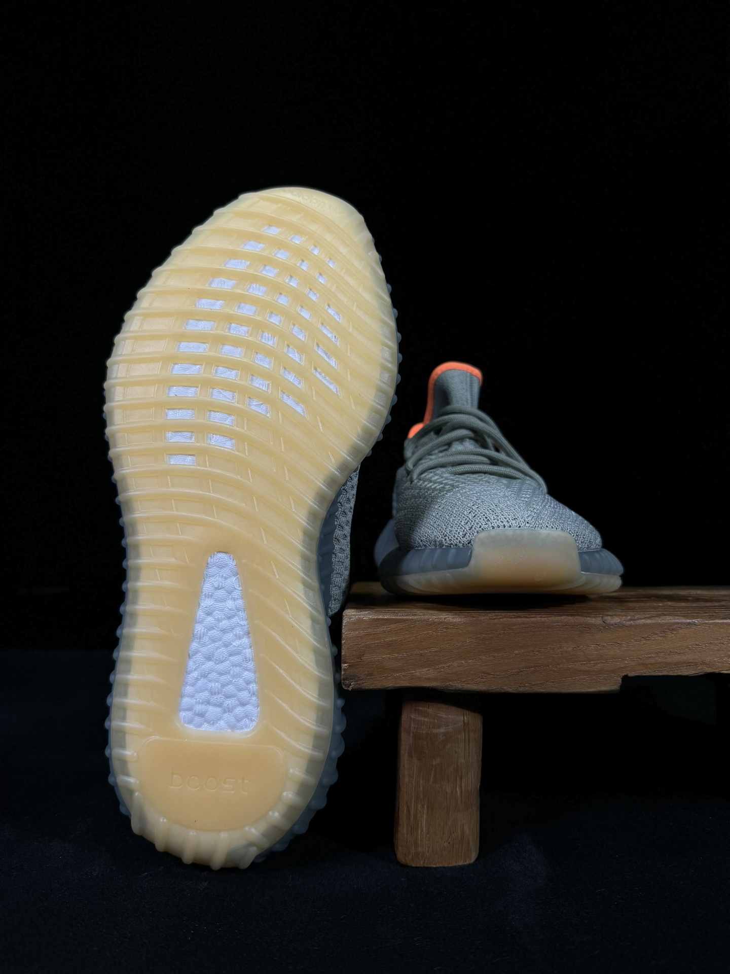 Yeezy350V2哈密瓜鼠尾草/满天星市面椰子销量NO.1真遥遥领先！百万级销量最强性价比版本没有之一