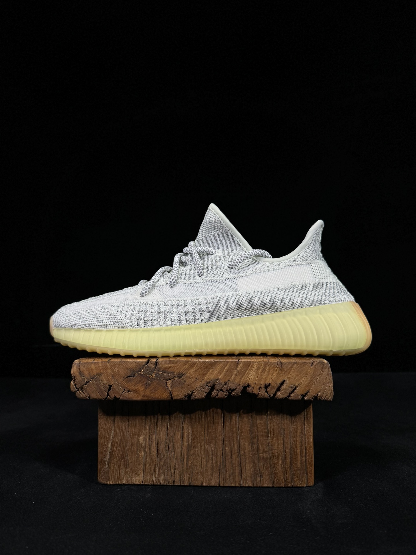 Yeezy350V2灰/满天星市面椰子销量NO.1真遥遥领先！百万级销量最强性价比版本没有之一！7年时间