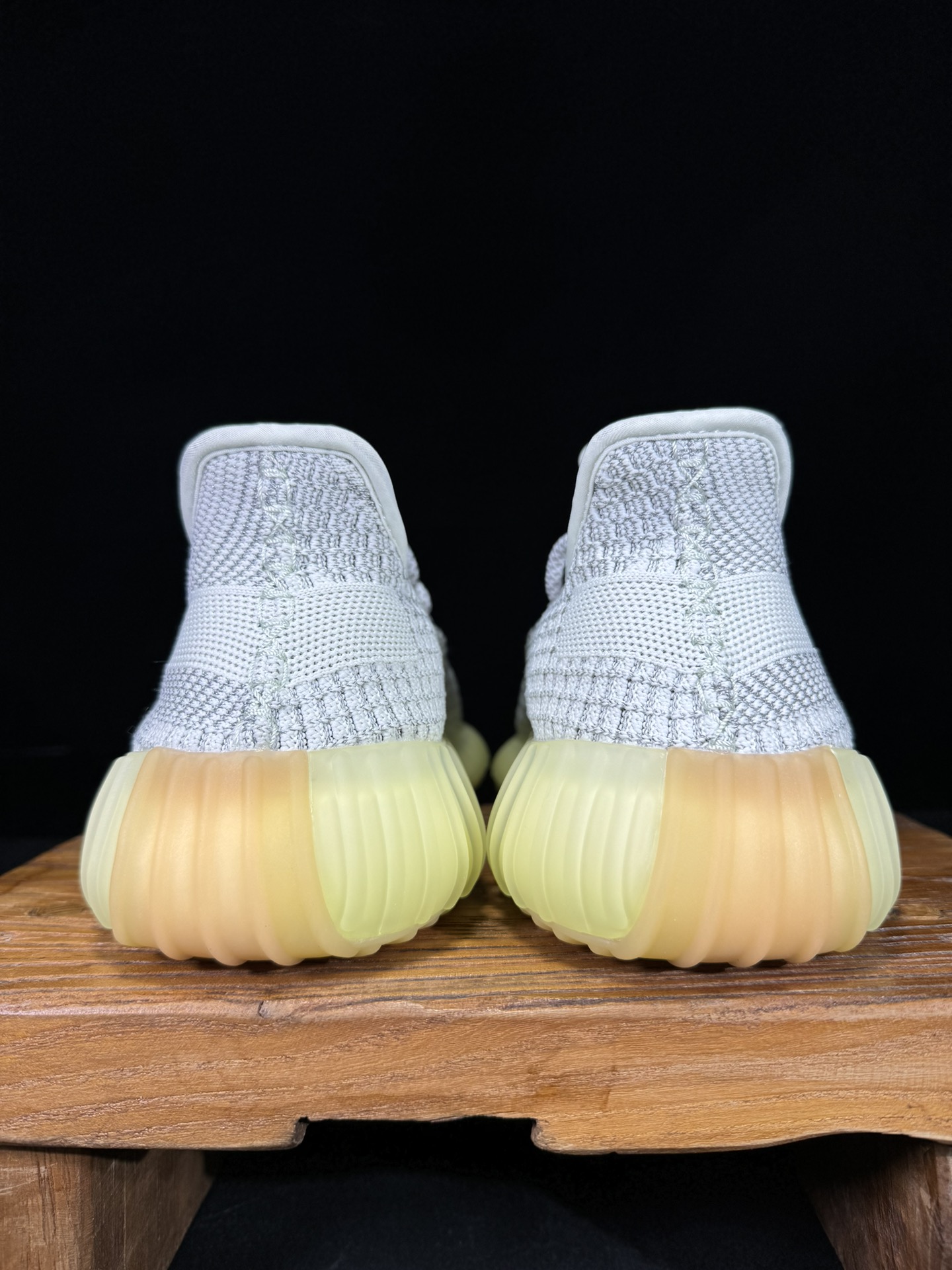 Yeezy350V2灰/满天星市面椰子销量NO.1真遥遥领先！百万级销量最强性价比版本没有之一！7年时间