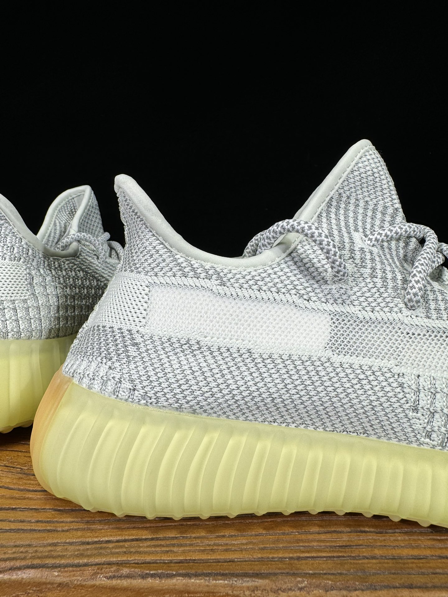 Yeezy350V2灰/满天星市面椰子销量NO.1真遥遥领先！百万级销量最强性价比版本没有之一！7年时间