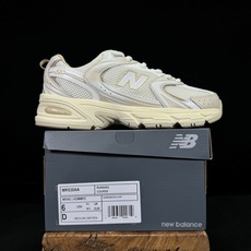 过验级 NB530 香槟金 历时两月重新开版 精准还原流线鞋型 ● 鞋头正确皮料区分市场软超纤 ●独家使用定型工艺 鞋型 过验级 NB530 香槟金 历时两月重新开版 精准还原流线鞋型 ● 鞋头正确皮料区分市场软超纤 ●独家使用定型工艺 鞋型