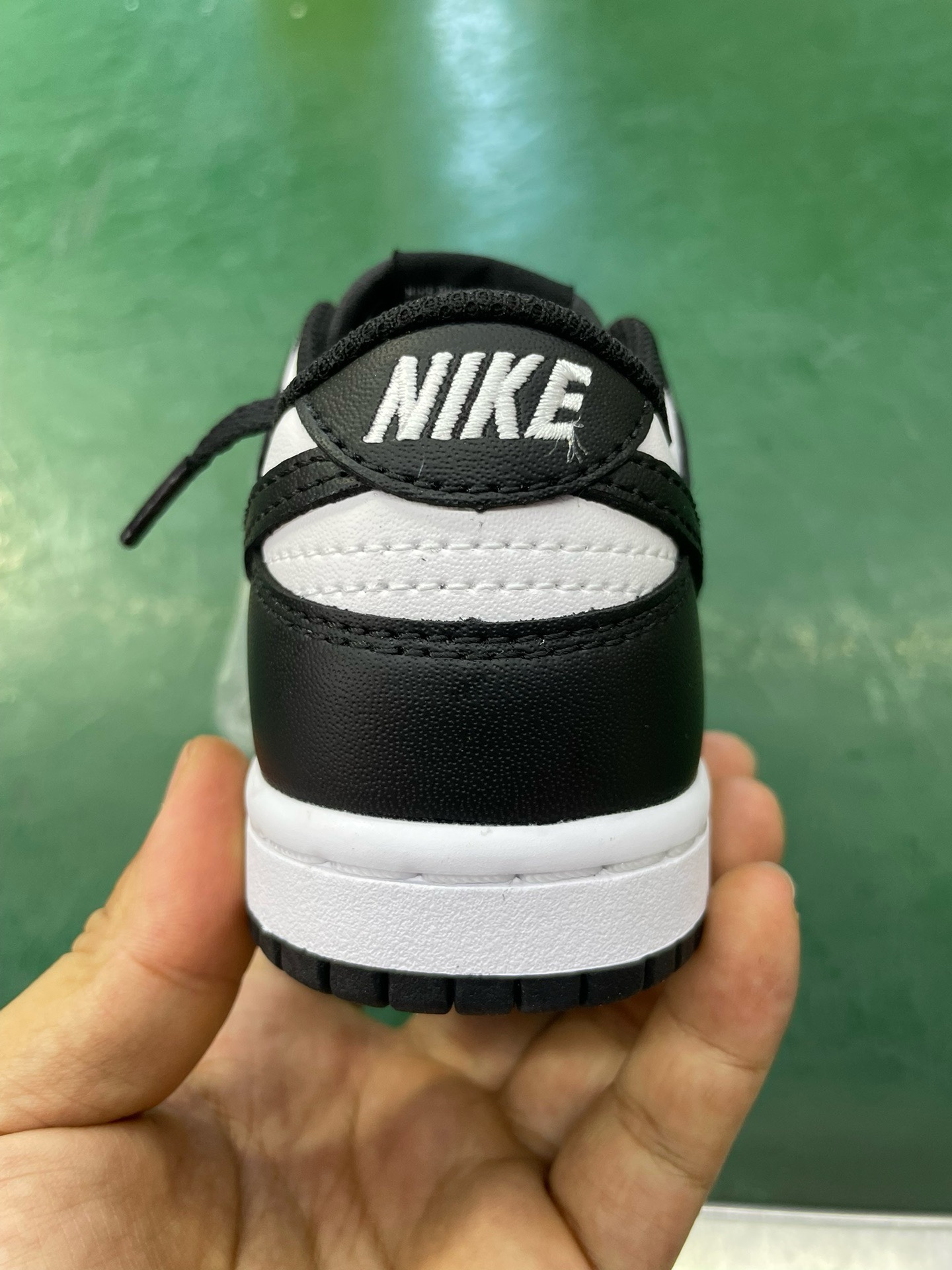 特价清货 🛑📣补货入仓！
童鞋dunk 黑白熊猫
C版大厂出品，比市面小厂童鞋品质好太多了！
尺码27.
