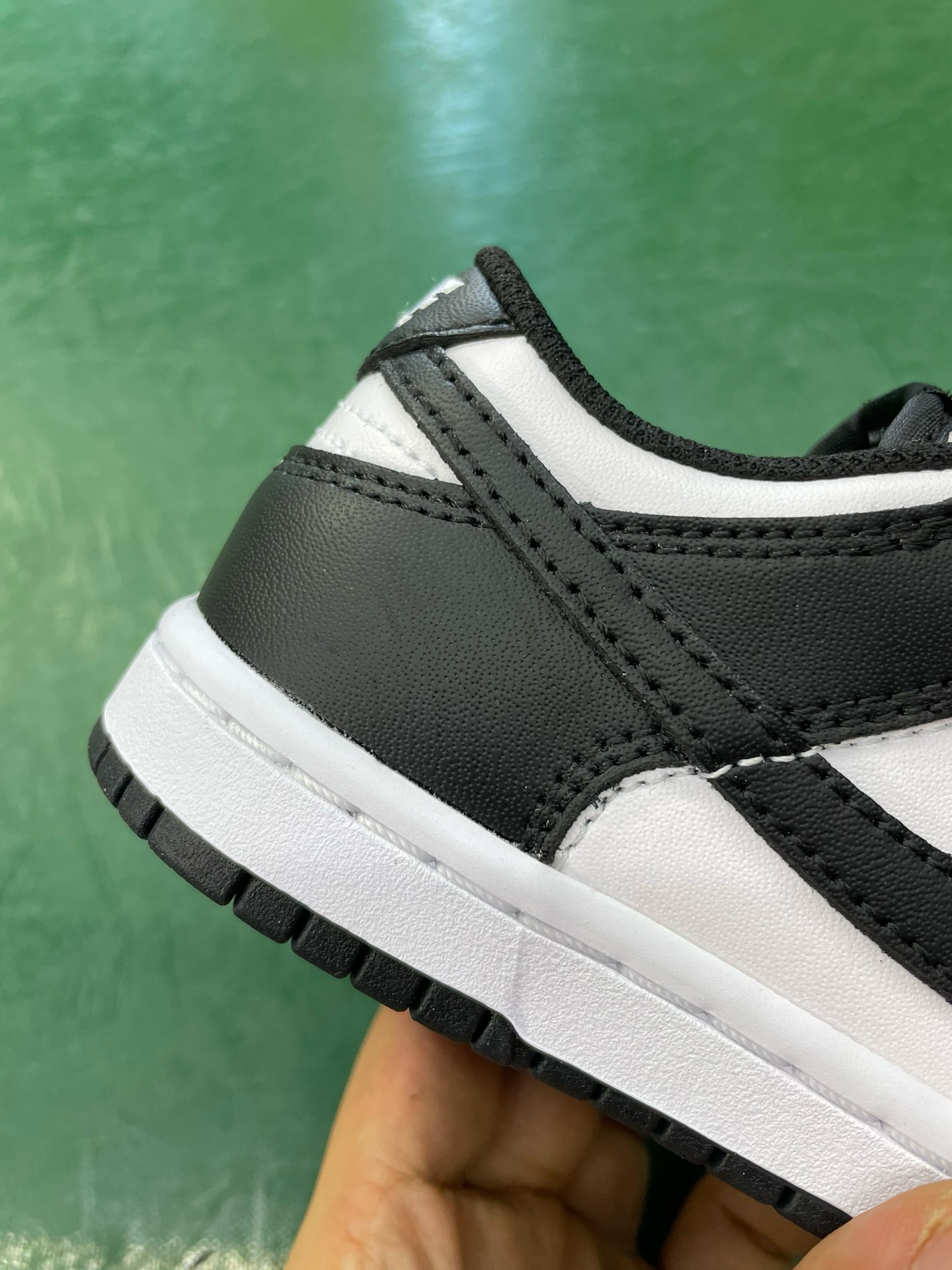 特价清货 🛑📣补货入仓！
童鞋dunk 黑白熊猫
C版大厂出品，比市面小厂童鞋品质好太多了！
尺码27.