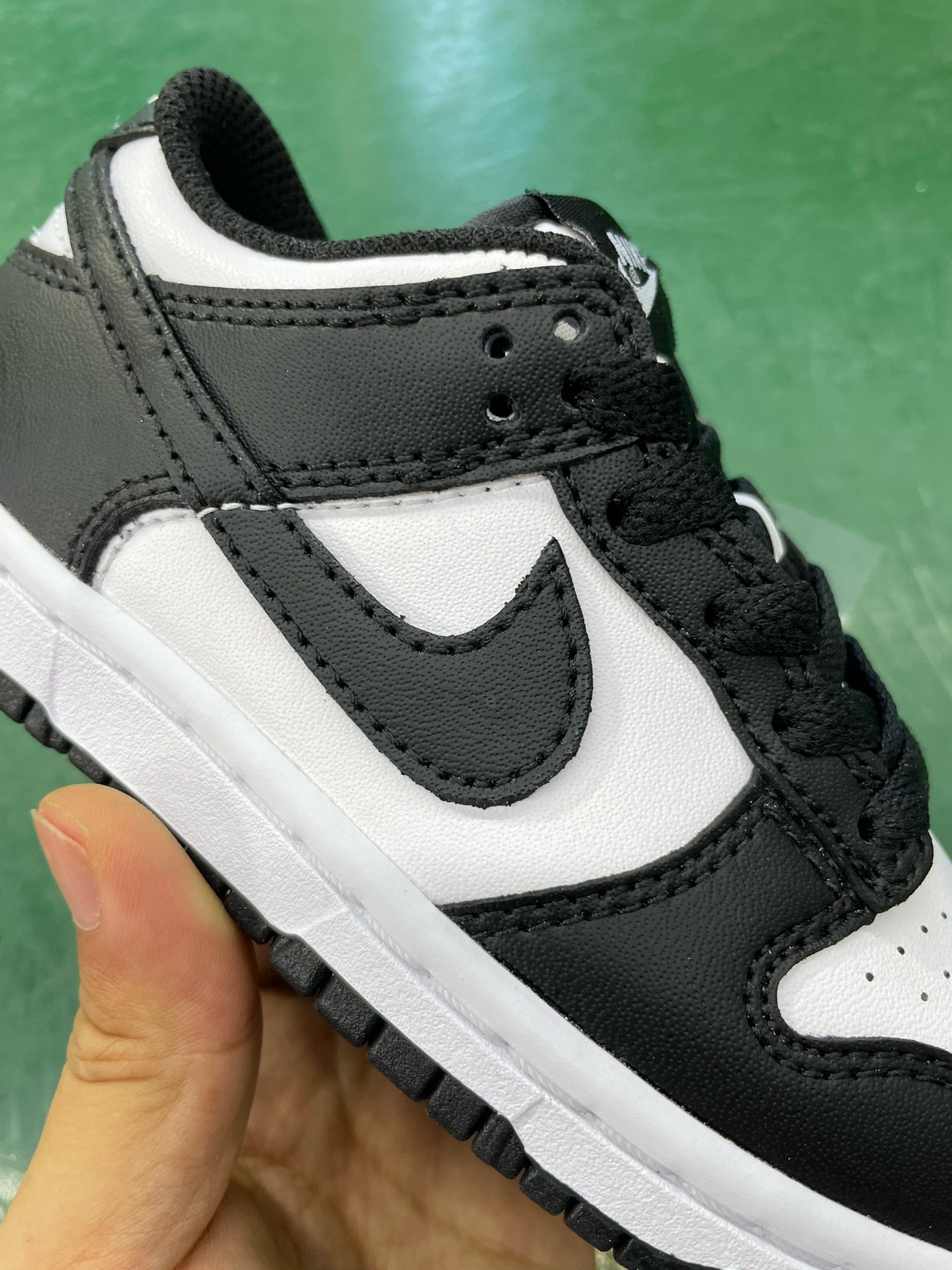 特价清货 🛑📣补货入仓！
童鞋dunk 黑白熊猫
C版大厂出品，比市面小厂童鞋品质好太多了！
尺码27.