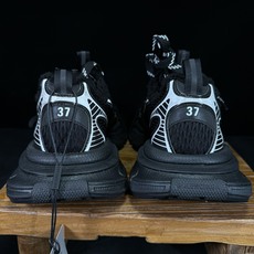 GT版 价格屠夫,顶级做旧品质!加绒版3XLBALENCIAGA 3XL Sneakers 巴黎世家十代 GT版 价格屠夫,顶级做旧品质!加绒版3XLBALENCIAGA 3XL Sneakers 巴黎世家十代