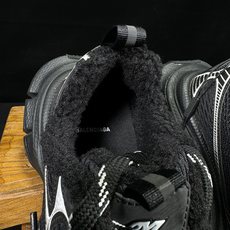 GT版 价格屠夫,顶级做旧品质!加绒版3XLBALENCIAGA 3XL Sneakers 巴黎世家十代 GT版 价格屠夫,顶级做旧品质!加绒版3XLBALENCIAGA 3XL Sneakers 巴黎世家十代