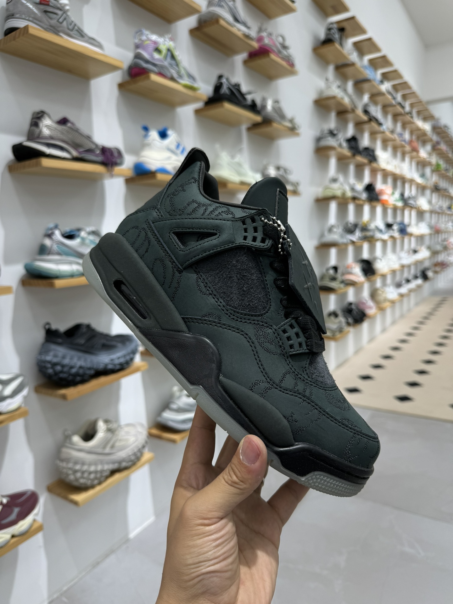 KawsxAirJordan4BlackAJ4黑麂皮夜光限量联名930155-001.5414242.5