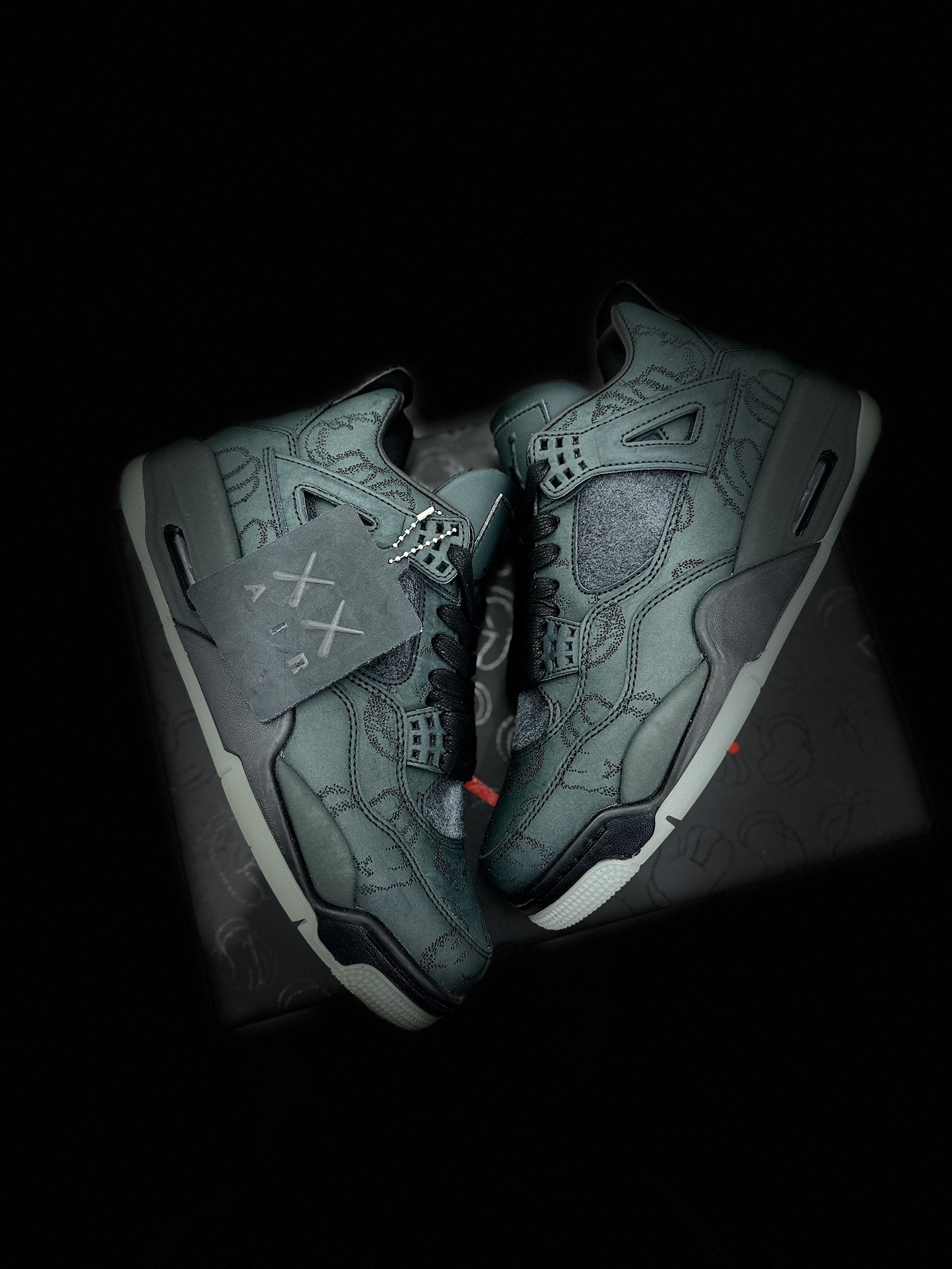 KawsxAirJordan4BlackAJ4黑麂皮夜光限量联名930155-001.5414242.5