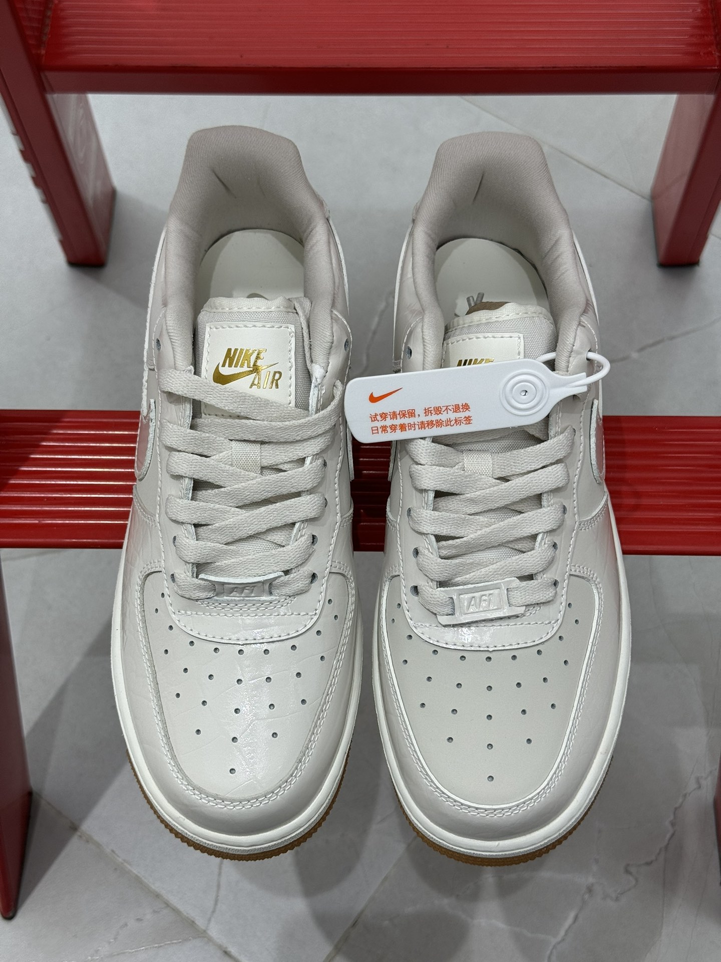 空军！鳄鱼纹米白生胶NikeAIRForce1Low空军一号百分百每个配色原鞋开发！PT市场真正匠心空军