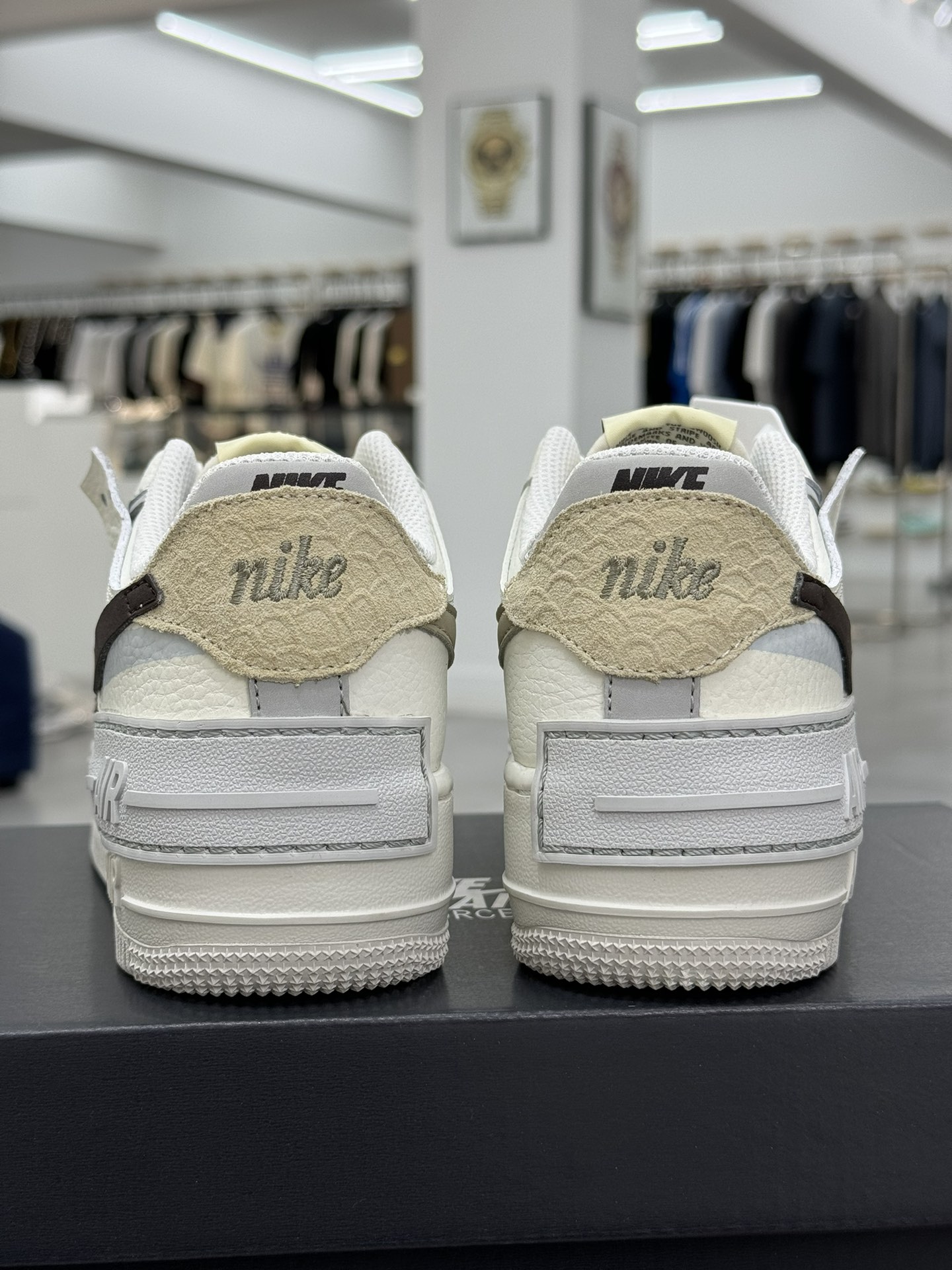 空军！马卡龙系列第5色奶白黑NikeAIRForce1Low空军一号百分百每个配色原鞋开发！PT市场真正