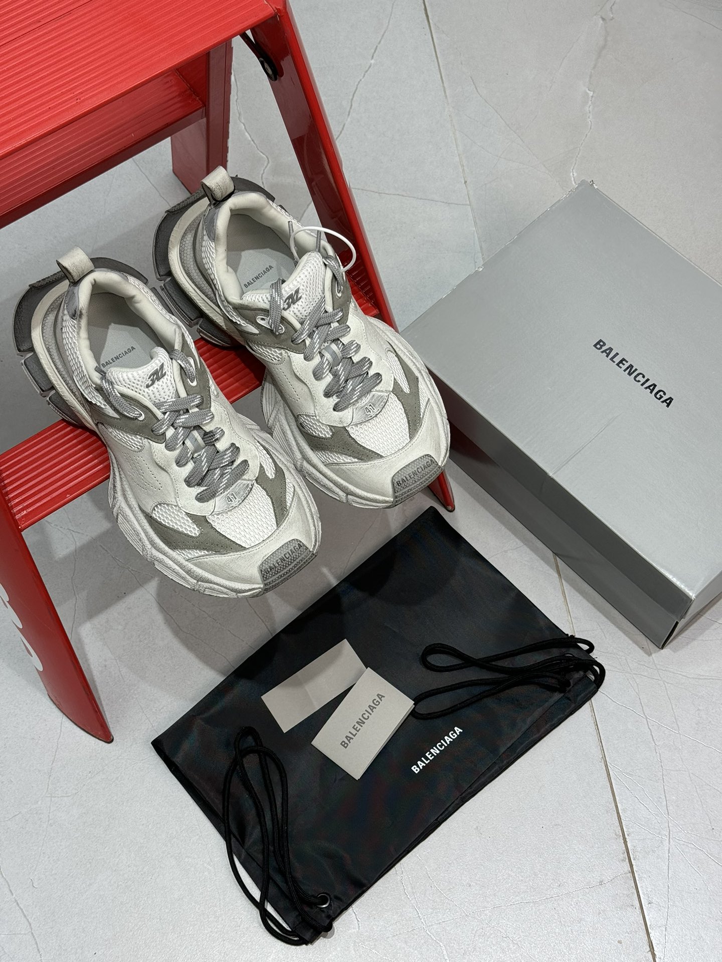 GT版3XL第33色二代白灰BALENCIAGA3XLSneakers巴黎世家十代正确手工做旧+磨损效果