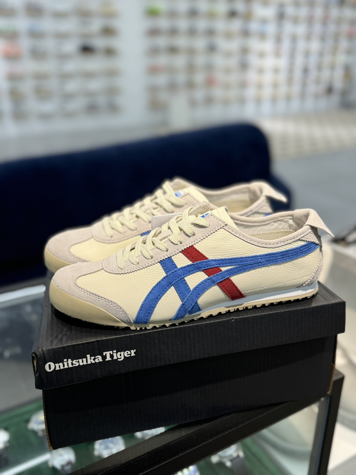 
PK版出货！顶级头层，最强品质！
鬼冢虎 巴斯光年 白蓝红
ASICS Tiger  Mexico 6
