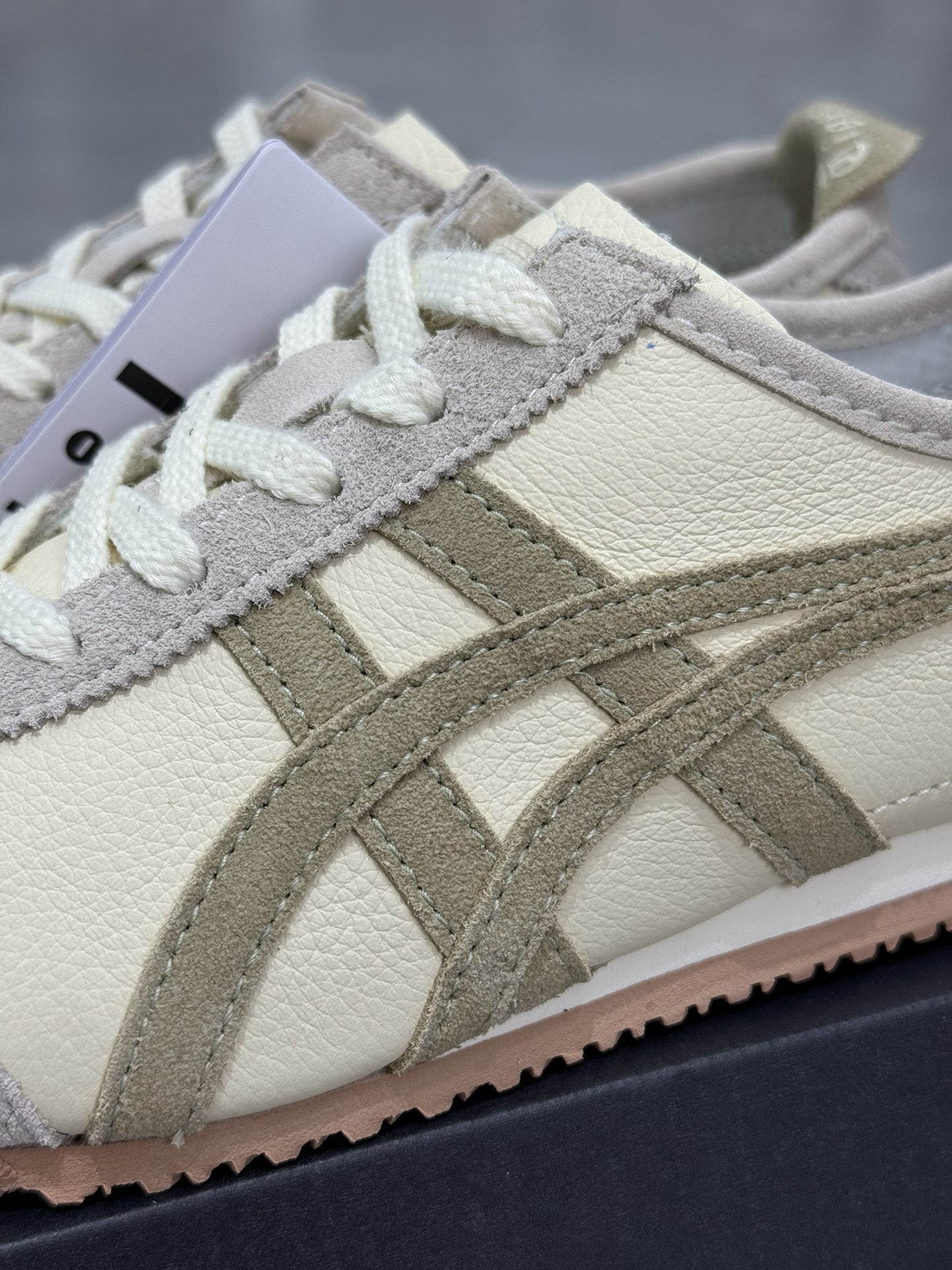 
PK版出货！顶级头层，最强品质！
鬼冢虎 巴斯光年 灰棕
ASICS Tiger  Mexico 66