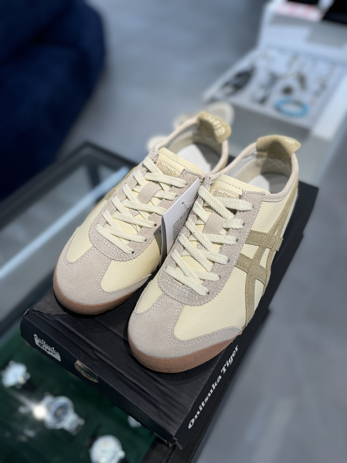 
PK版出货！顶级头层，最强品质！
鬼冢虎 巴斯光年 灰棕
ASICS Tiger  Mexico 66