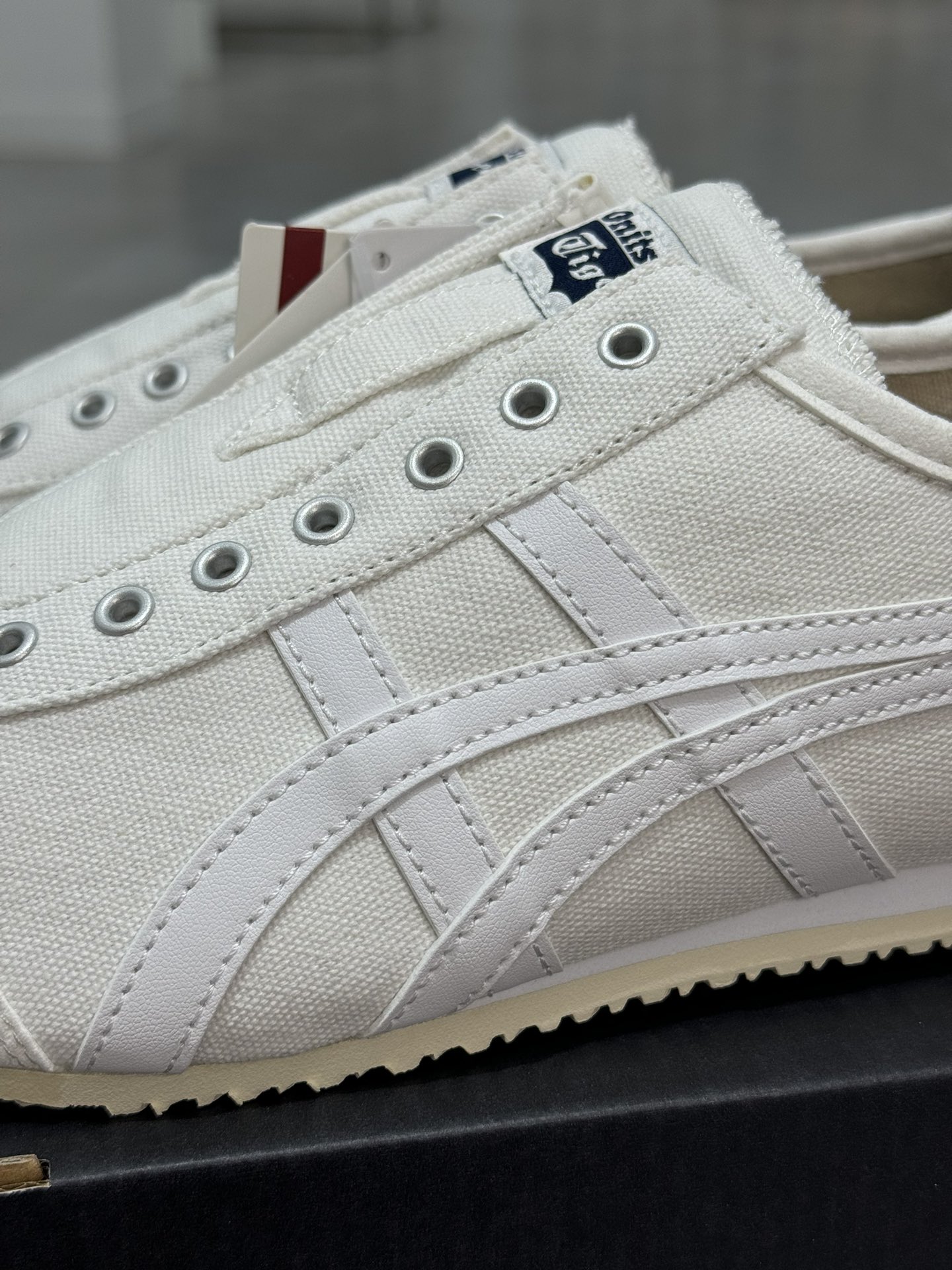 
PK版出货！顶级布面，最强品质！
鬼冢虎 帆布面一脚蹬纯白
ASICS Tiger  Mexico 6
