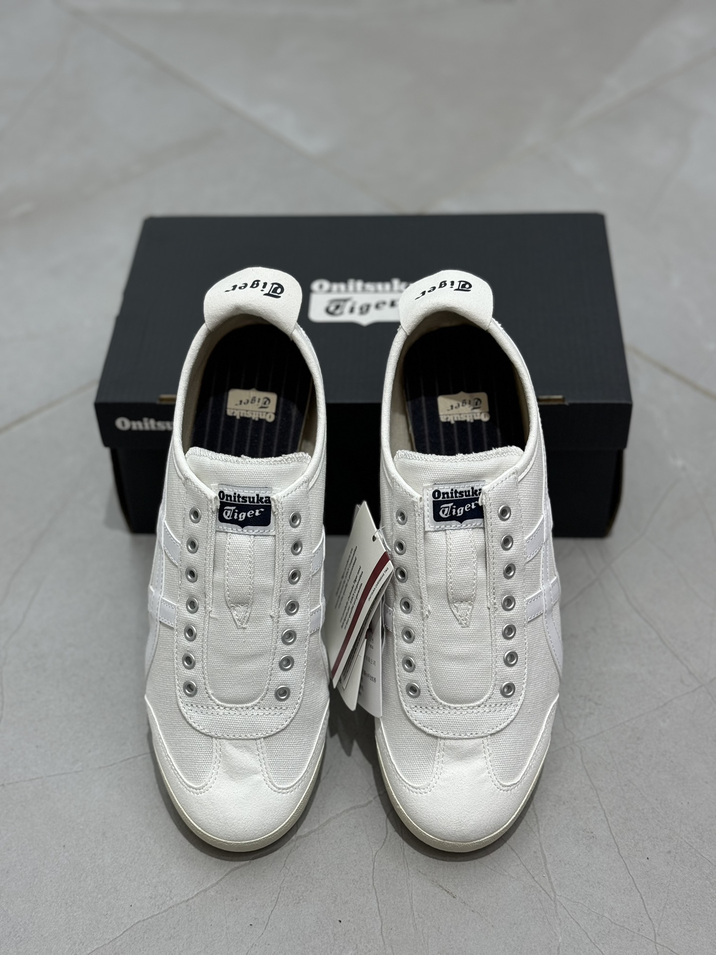 
PK版出货！顶级布面，最强品质！
鬼冢虎 帆布面一脚蹬纯白
ASICS Tiger  Mexico 6