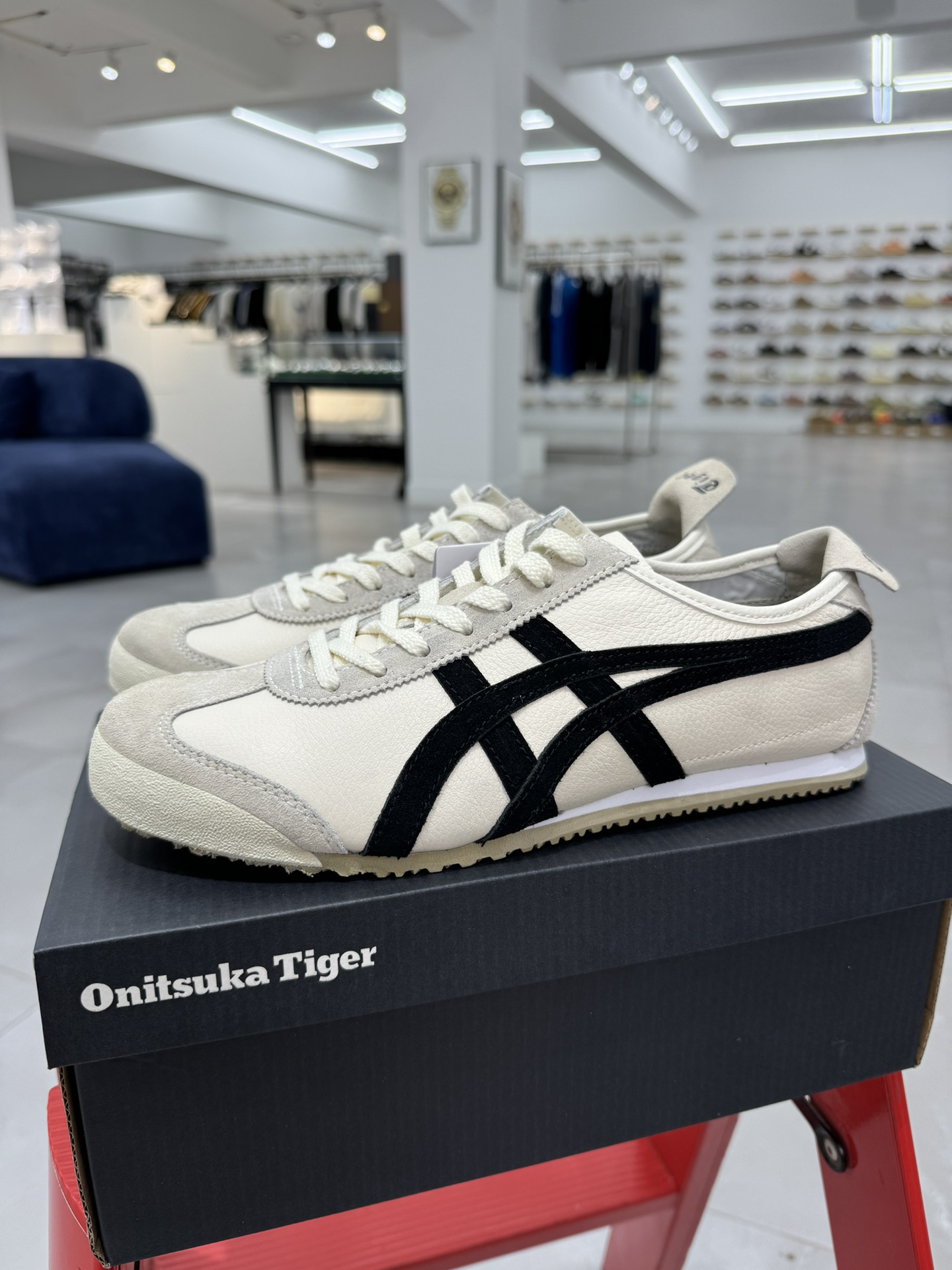 
PK版出货！顶级头层，最强品质！
鬼冢虎 皮革面桦木黑
ASICS Tiger  Mexico 66 