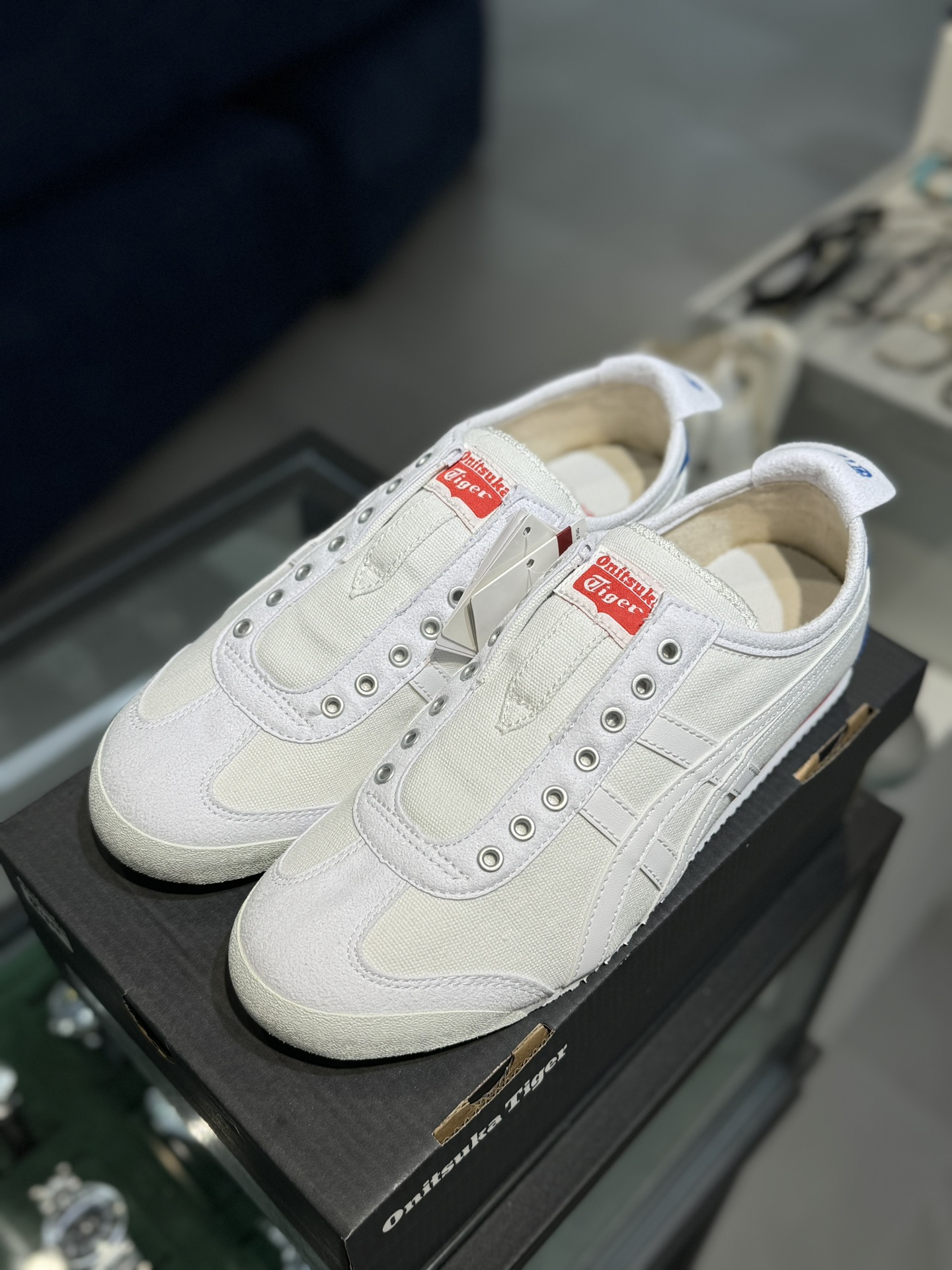
PK版出货！顶级布面，最强品质！
鬼冢虎 帆布面一脚蹬白蓝红
ASICS Tiger  Mexico 