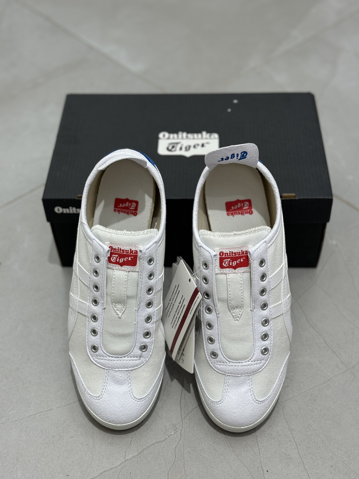 
PK版出货！顶级布面，最强品质！
鬼冢虎 帆布面一脚蹬白蓝红
ASICS Tiger  Mexico 