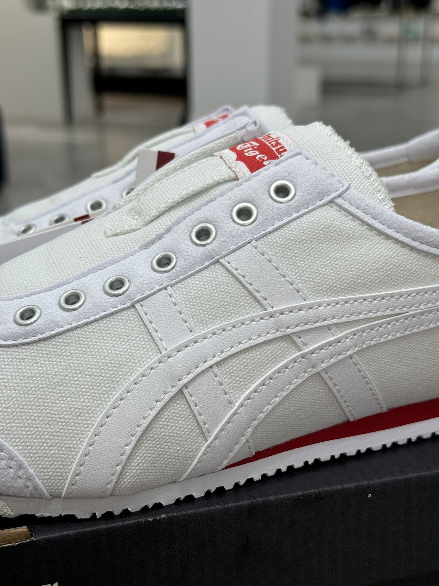 
PK版出货！顶级布面，最强品质！
鬼冢虎 帆布面一脚蹬白蓝红
ASICS Tiger  Mexico 
