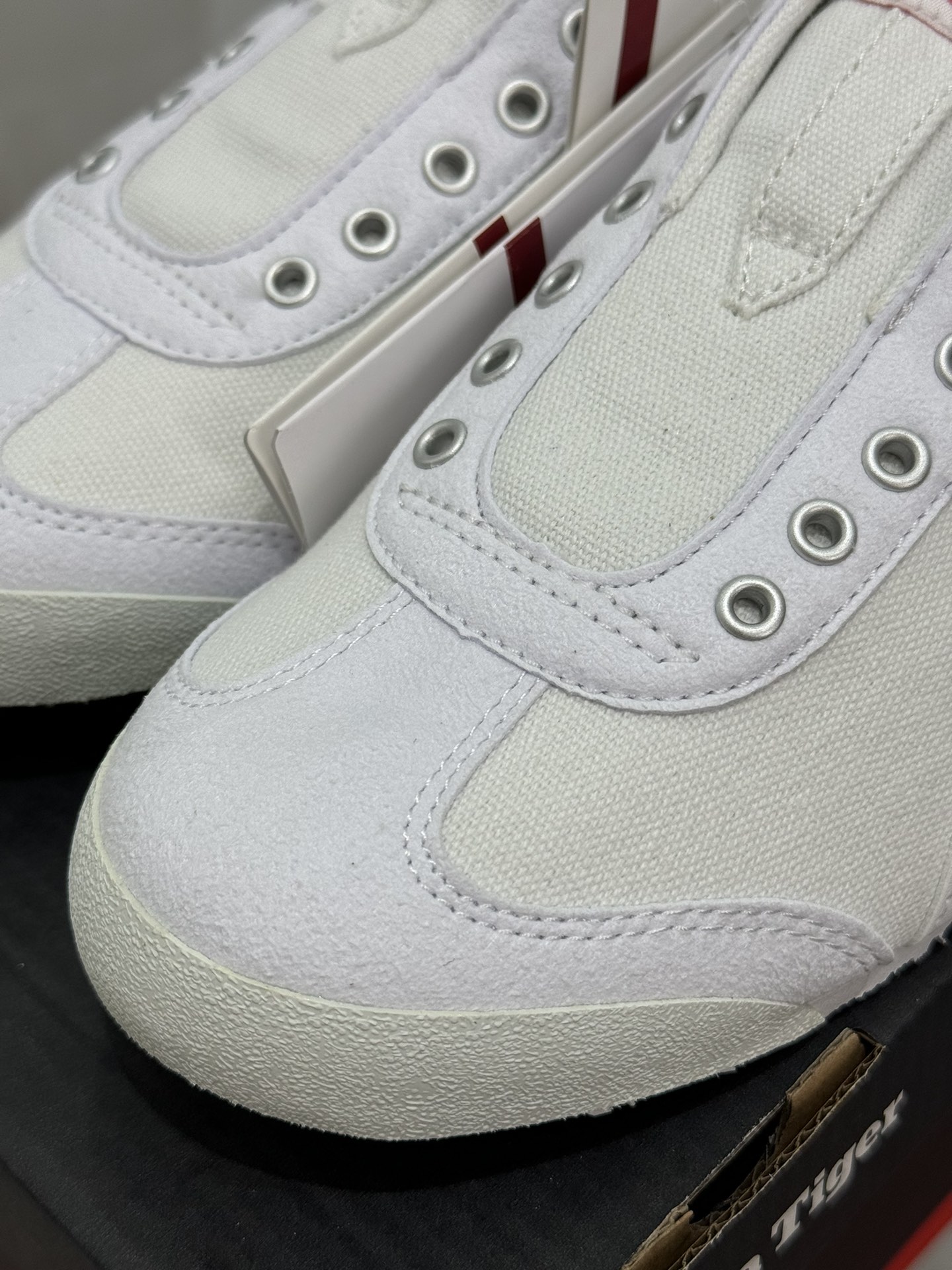 
PK版出货！顶级布面，最强品质！
鬼冢虎 帆布面一脚蹬白蓝红
ASICS Tiger  Mexico 