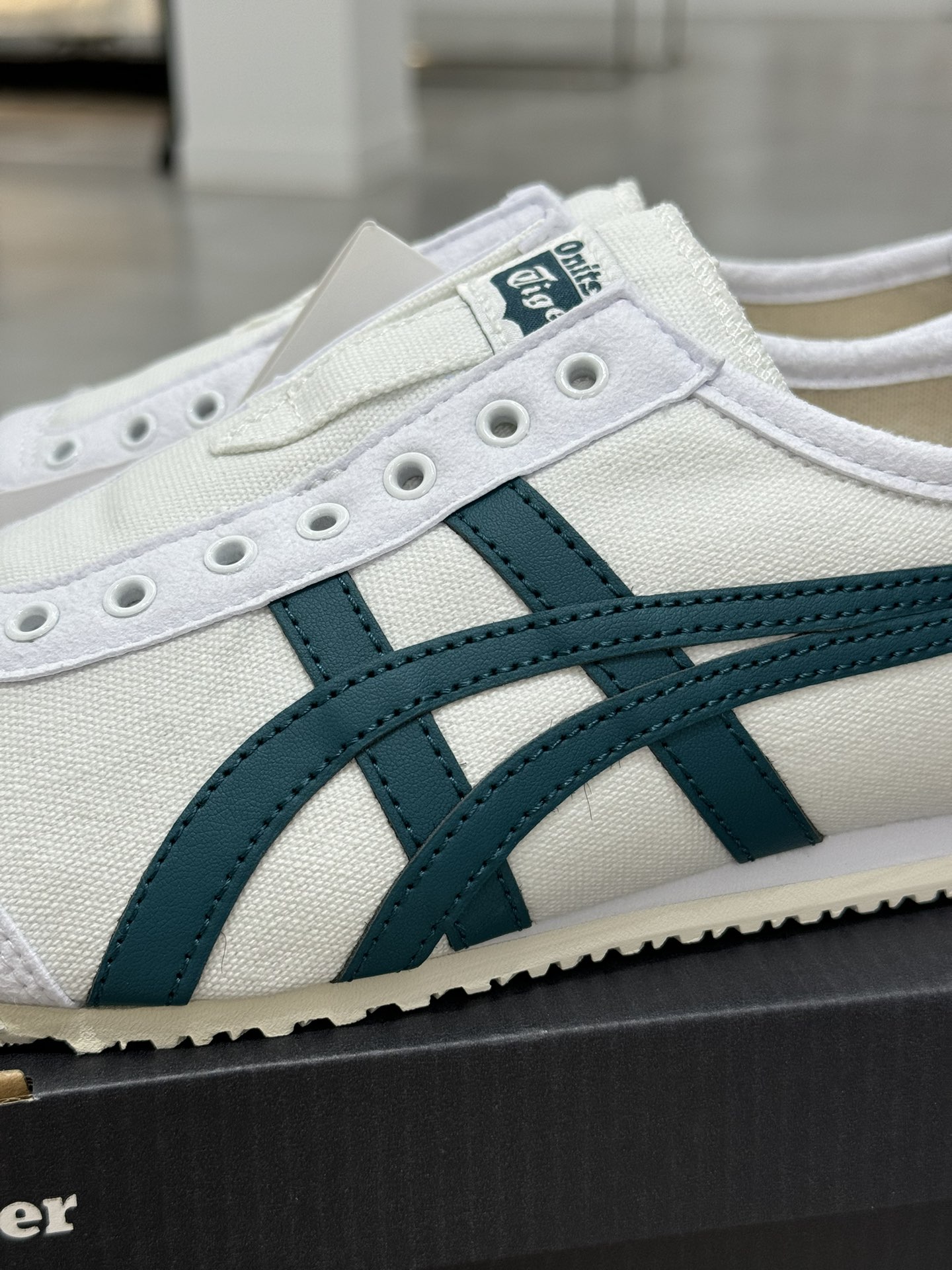 
PK版出货！顶级布面，最强品质！
鬼冢虎 帆布面一脚蹬李小龙白绿
ASICS Tiger  Mexic