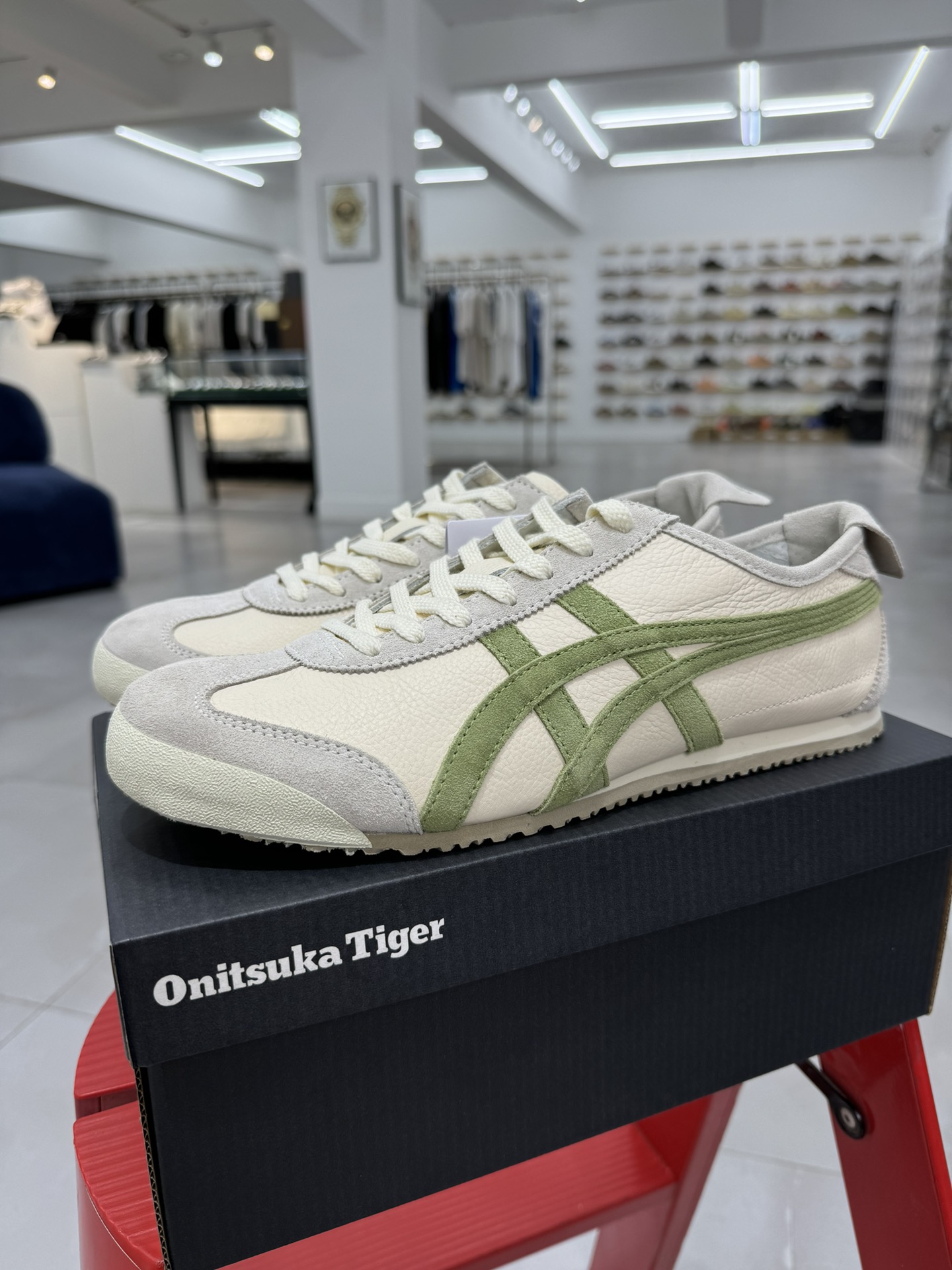 
PK版出货！顶级头层，最强品质！
鬼冢虎 皮革面白嫩绿
ASICS Tiger  Mexico 66 