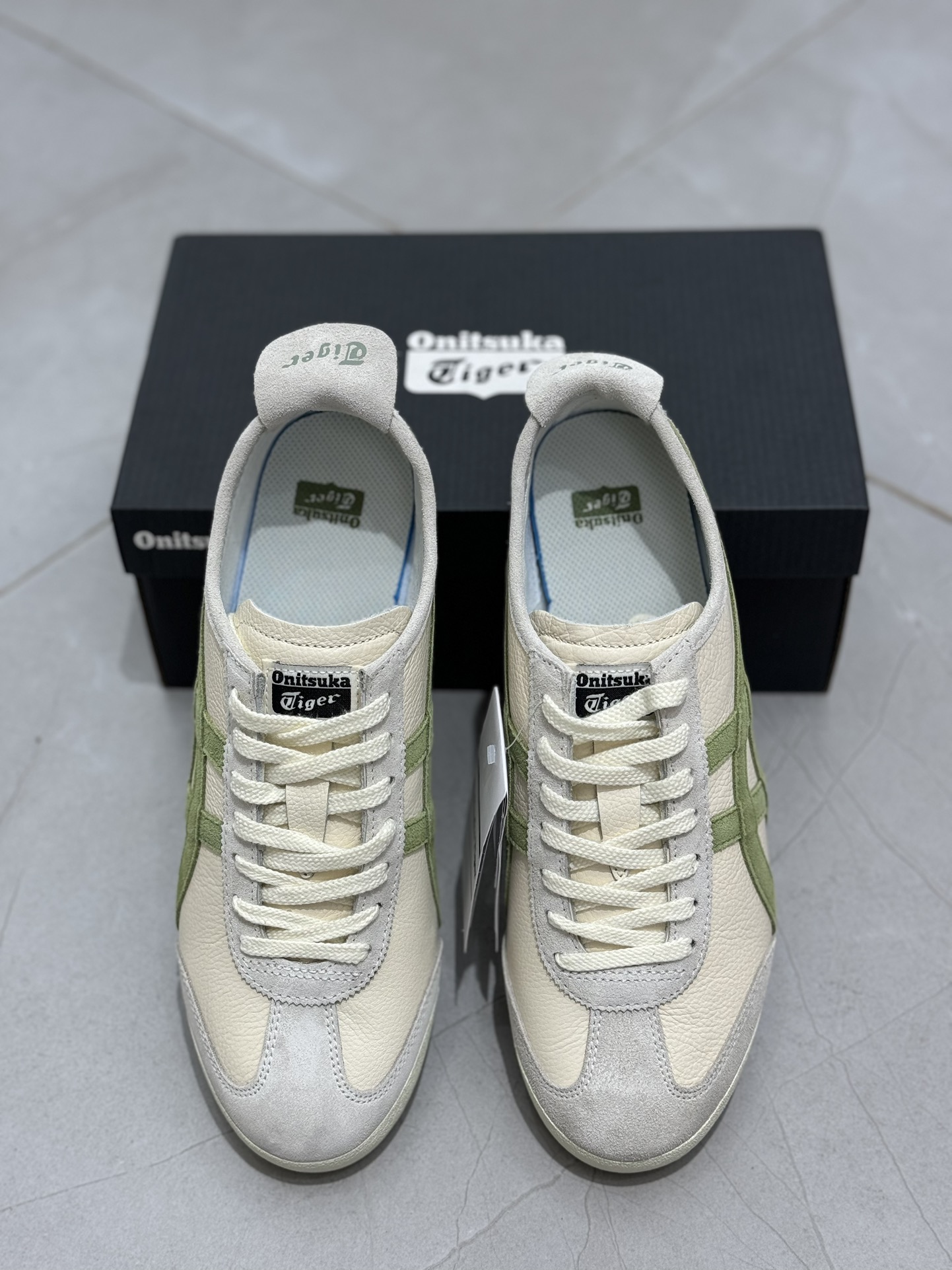 
PK版出货！顶级头层，最强品质！
鬼冢虎 皮革面白嫩绿
ASICS Tiger  Mexico 66 