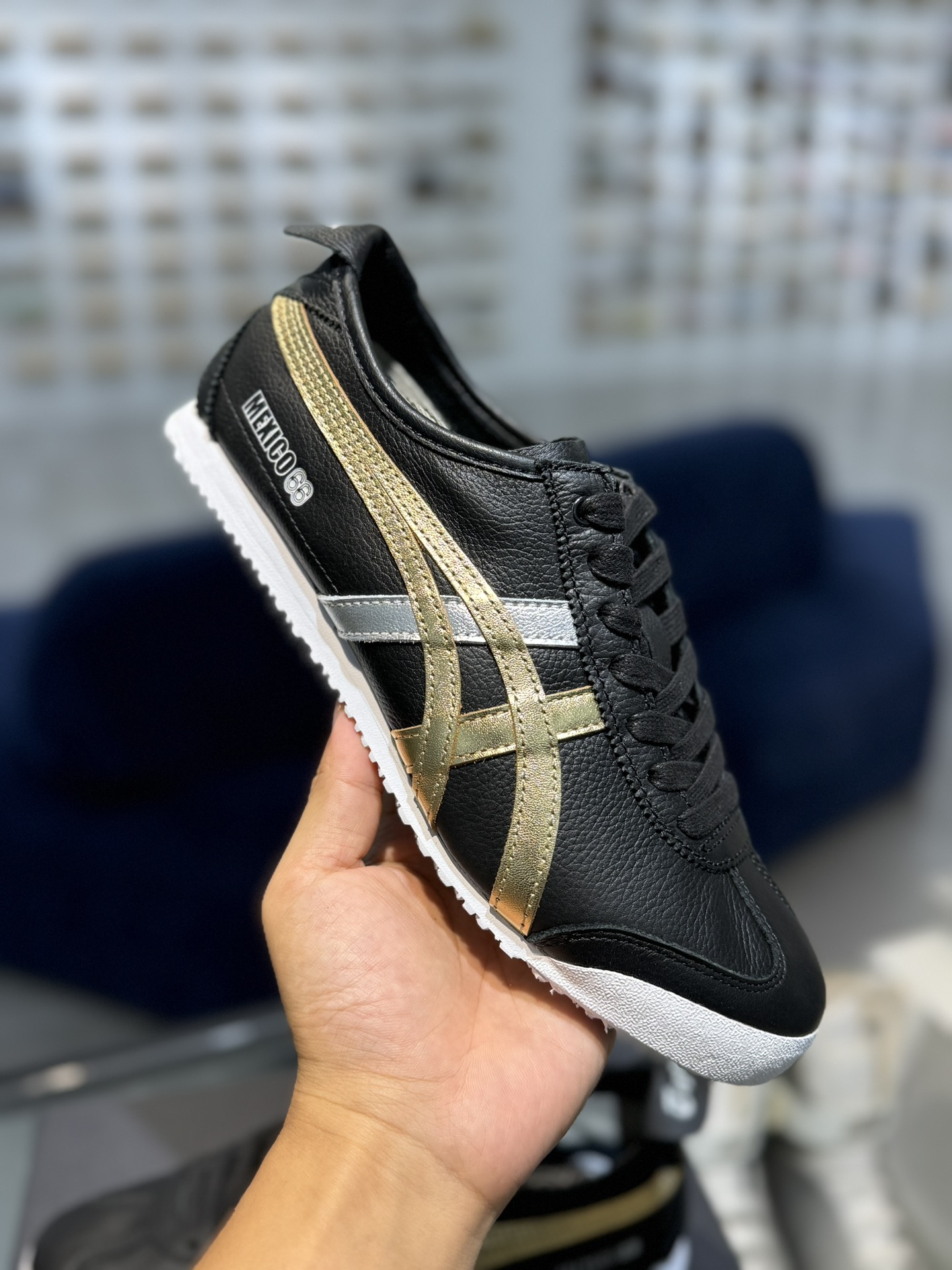 
PK版出货！顶级头层，最强品质！
鬼冢虎 皮革面黑金
ASICS Tiger  Mexico 66 牛