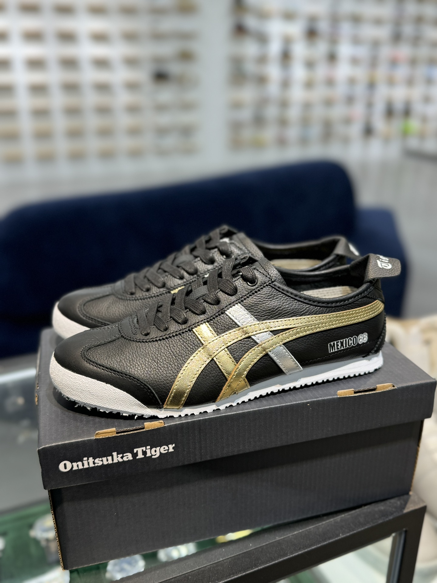
PK版出货！顶级头层，最强品质！
鬼冢虎 皮革面黑金
ASICS Tiger  Mexico 66 牛