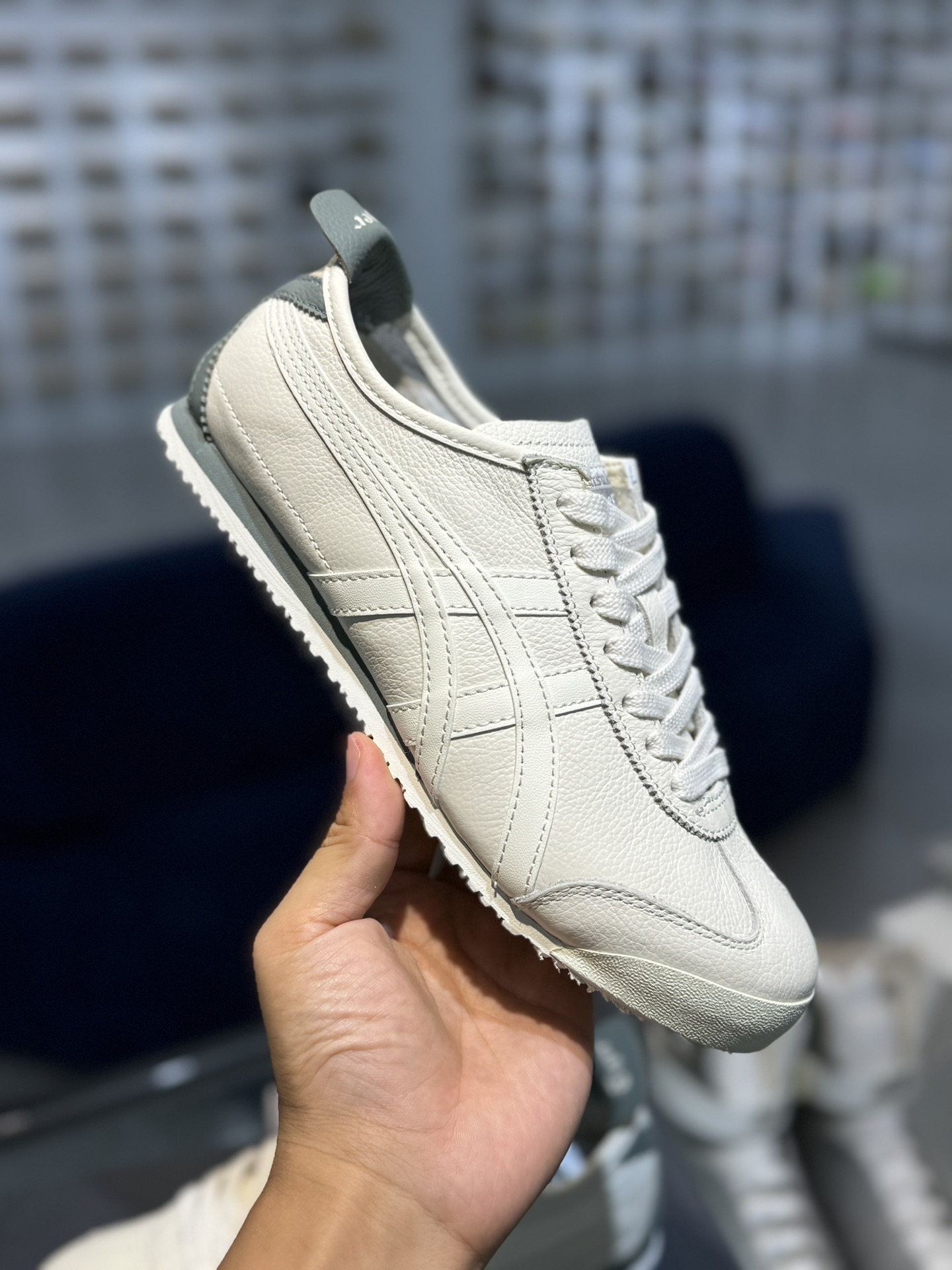 
PK版出货！顶级头层，最强品质！
鬼冢虎 皮革面奶油白
ASICS Tiger  Mexico 66 