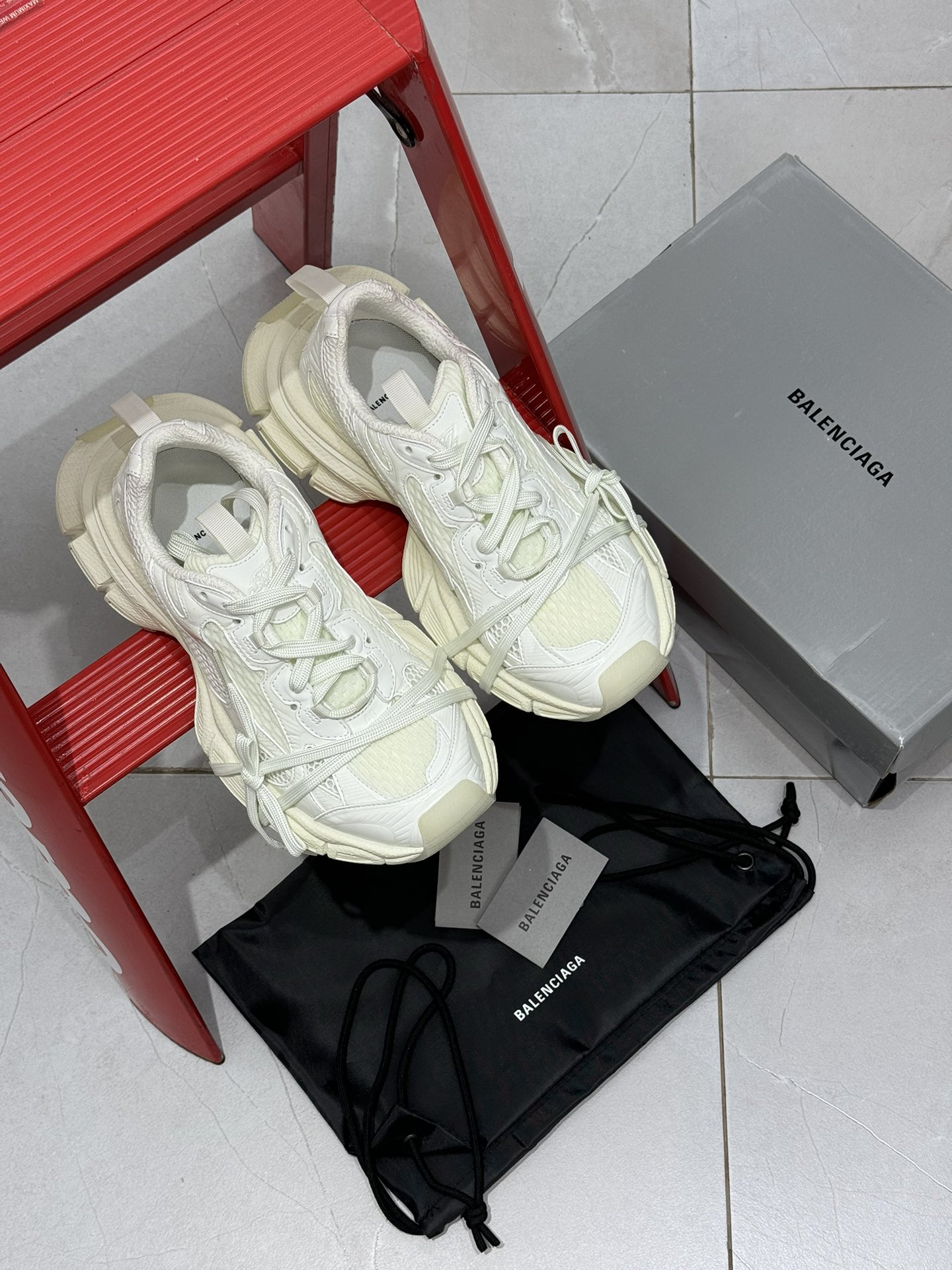 独立自主订单最强品质没有之一！不吹牛看细节！Balenciaga巴黎世家3XL白夜光市面各版本的重要细节